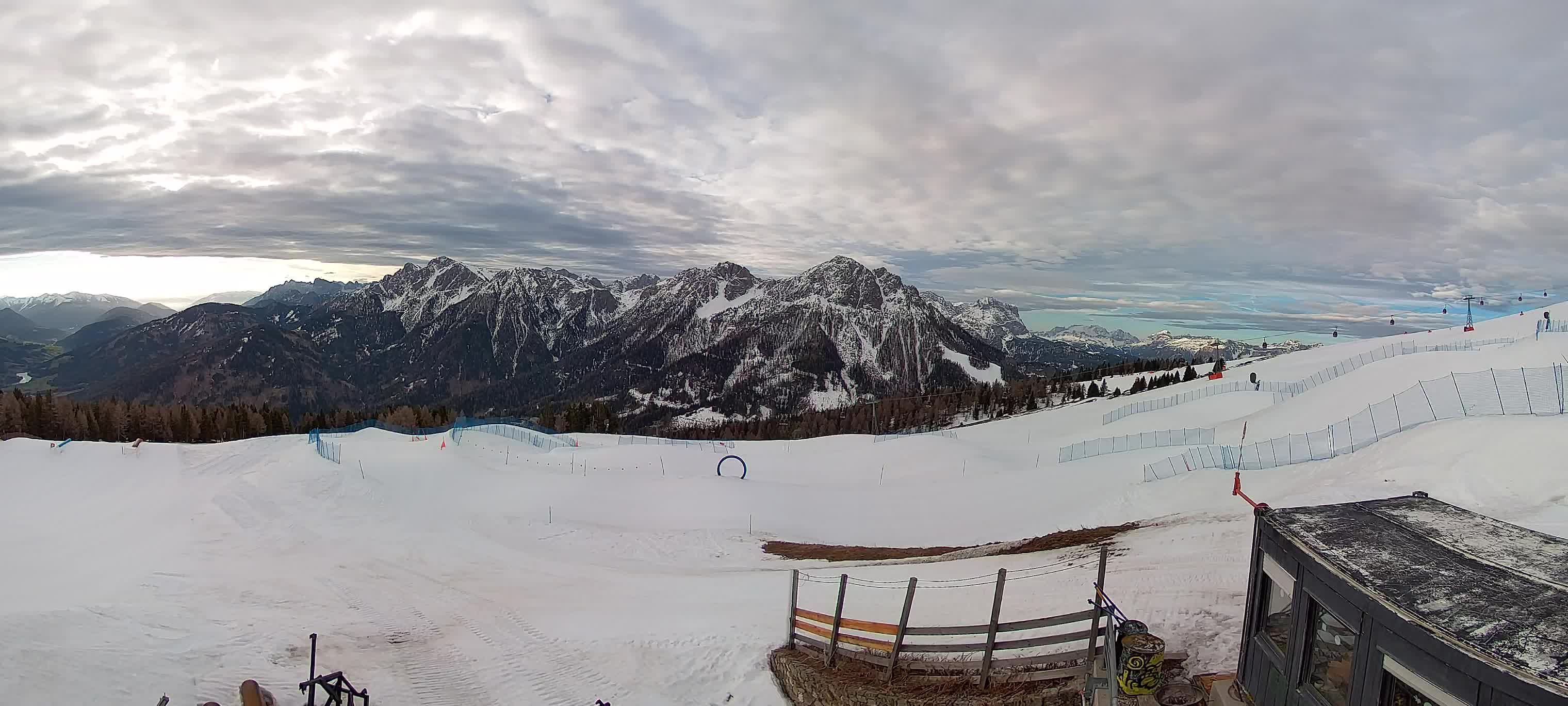 Snowpark Kronplatz live webcam