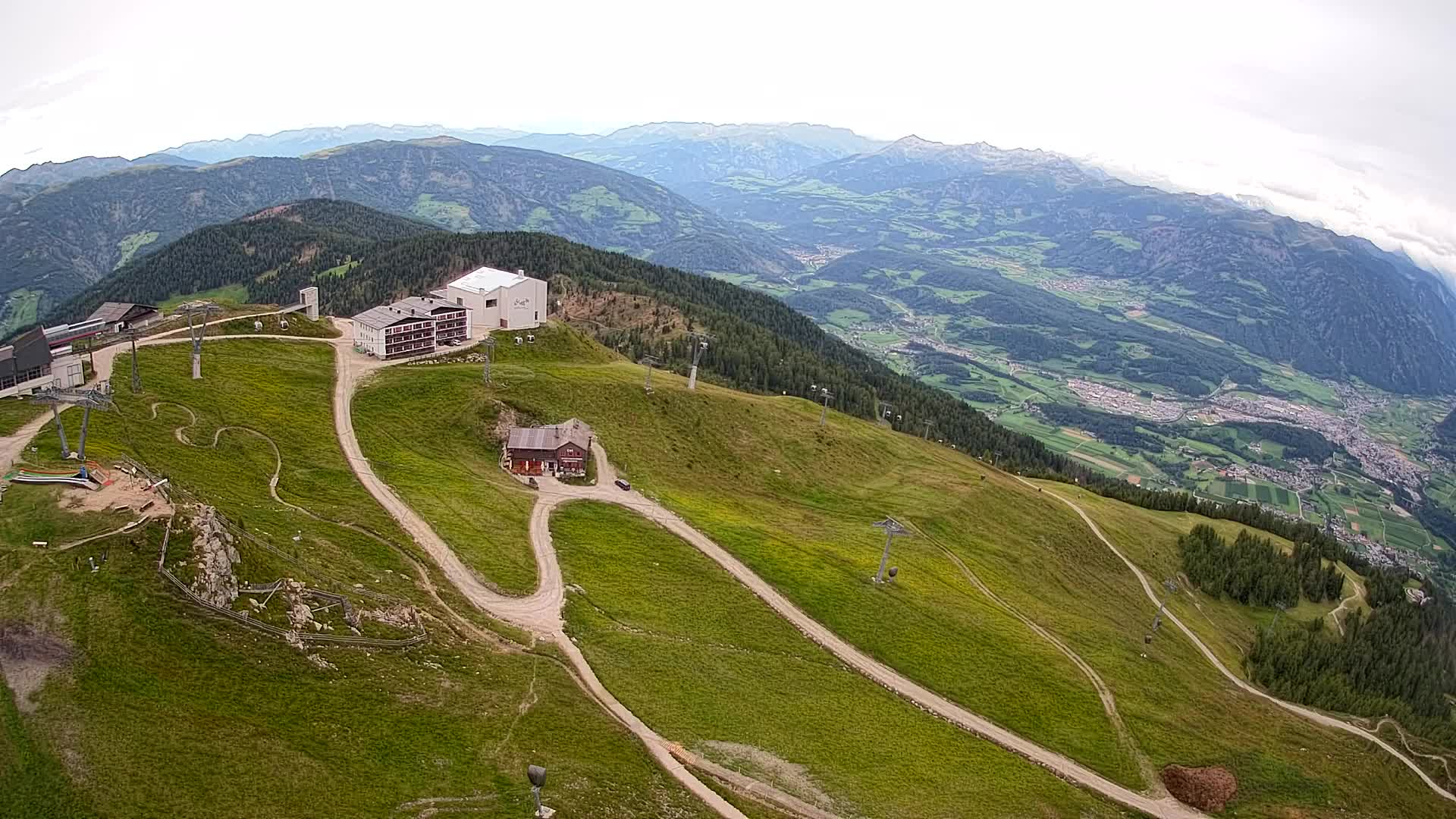Stazione sciistica di Plan de Corones | vista su Brunico