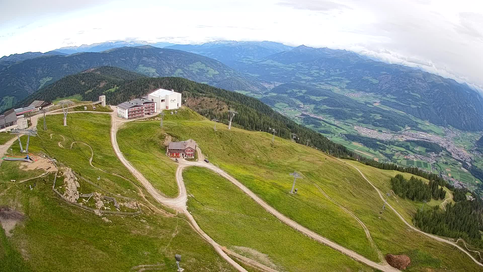 Stazione sciistica di Plan de Corones | vista su Brunico