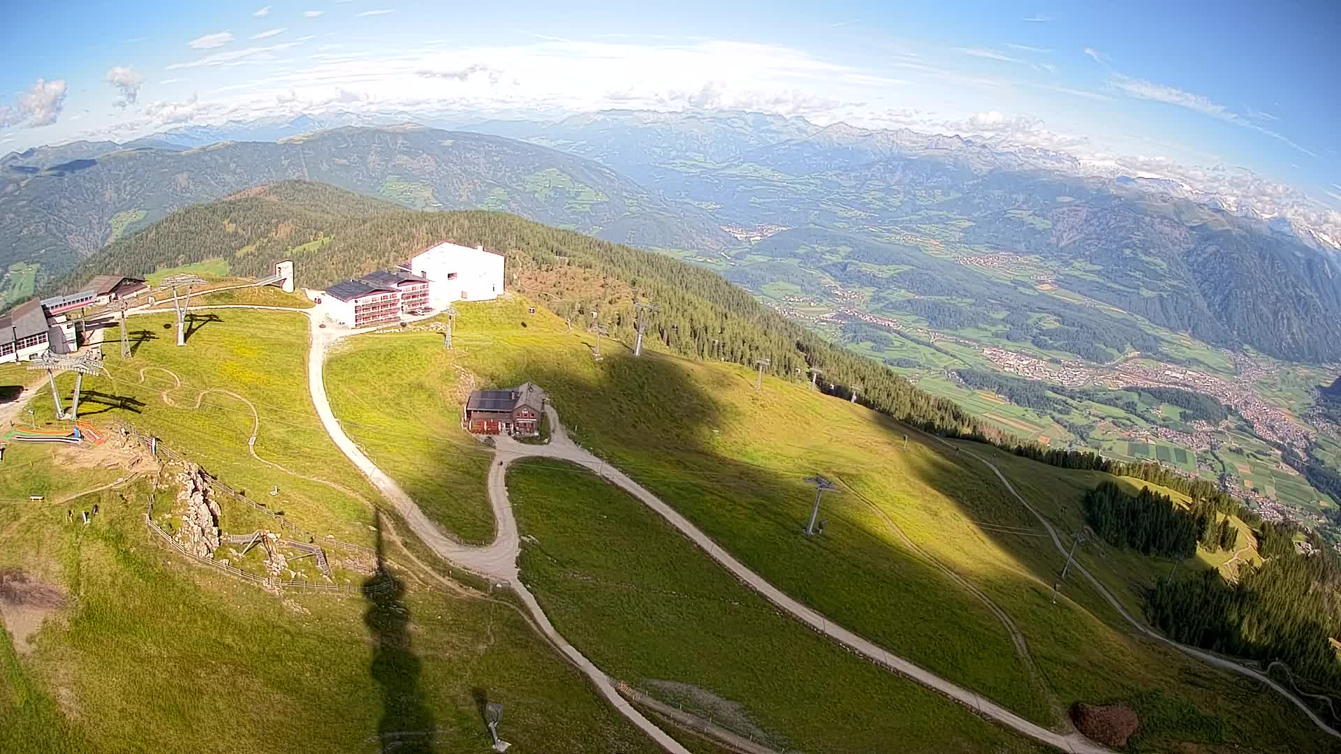 Cima estación de esquí Kronplatz | vista hacia Brunico