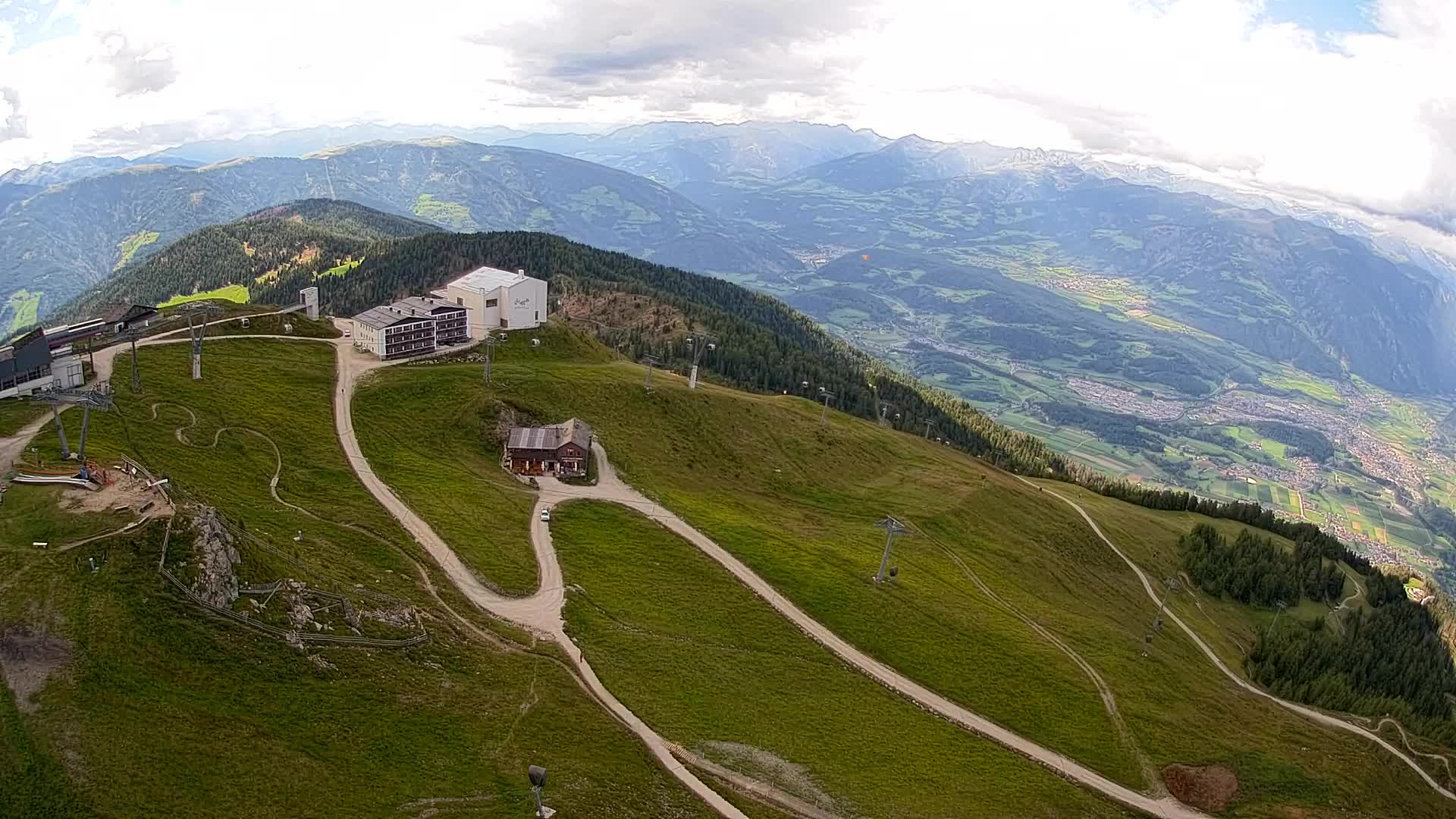 Stazione sciistica di Plan de Corones | vista su Brunico