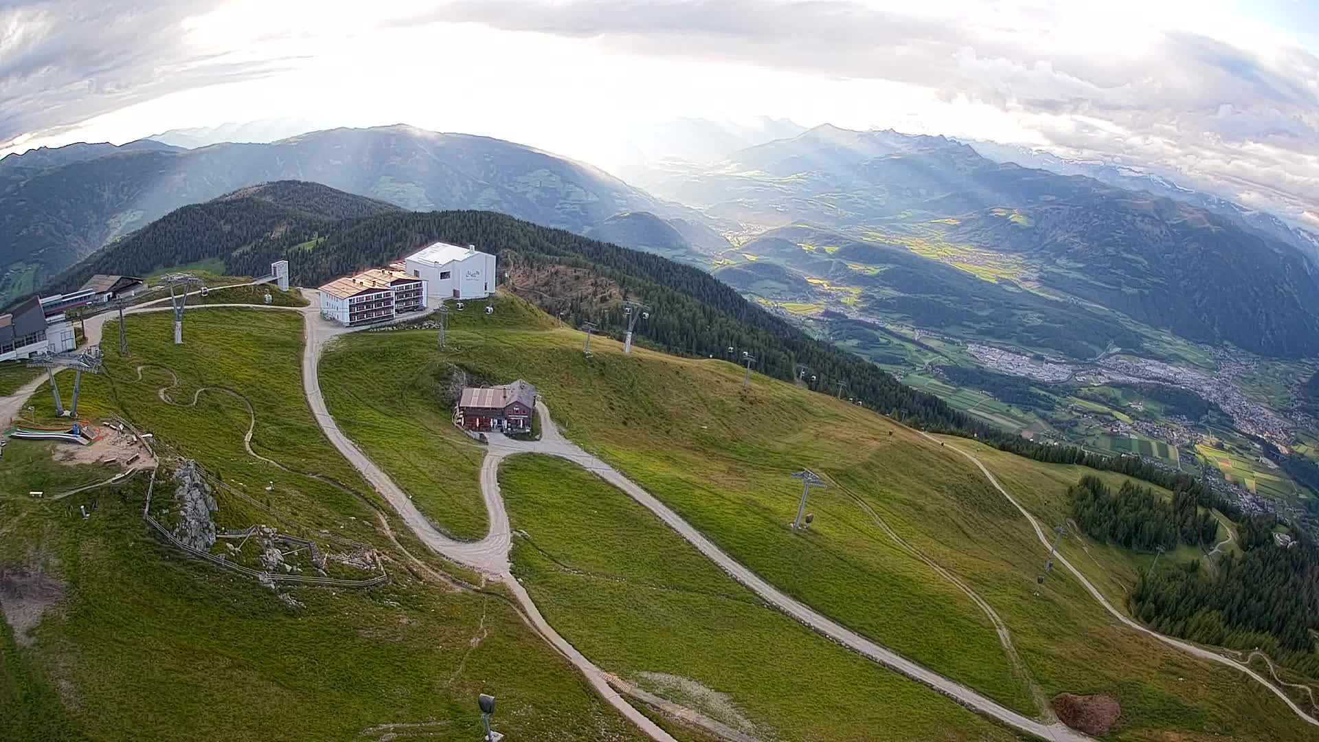 Skigebiet Kronplatz Gipfel | Blick auf Bruneck