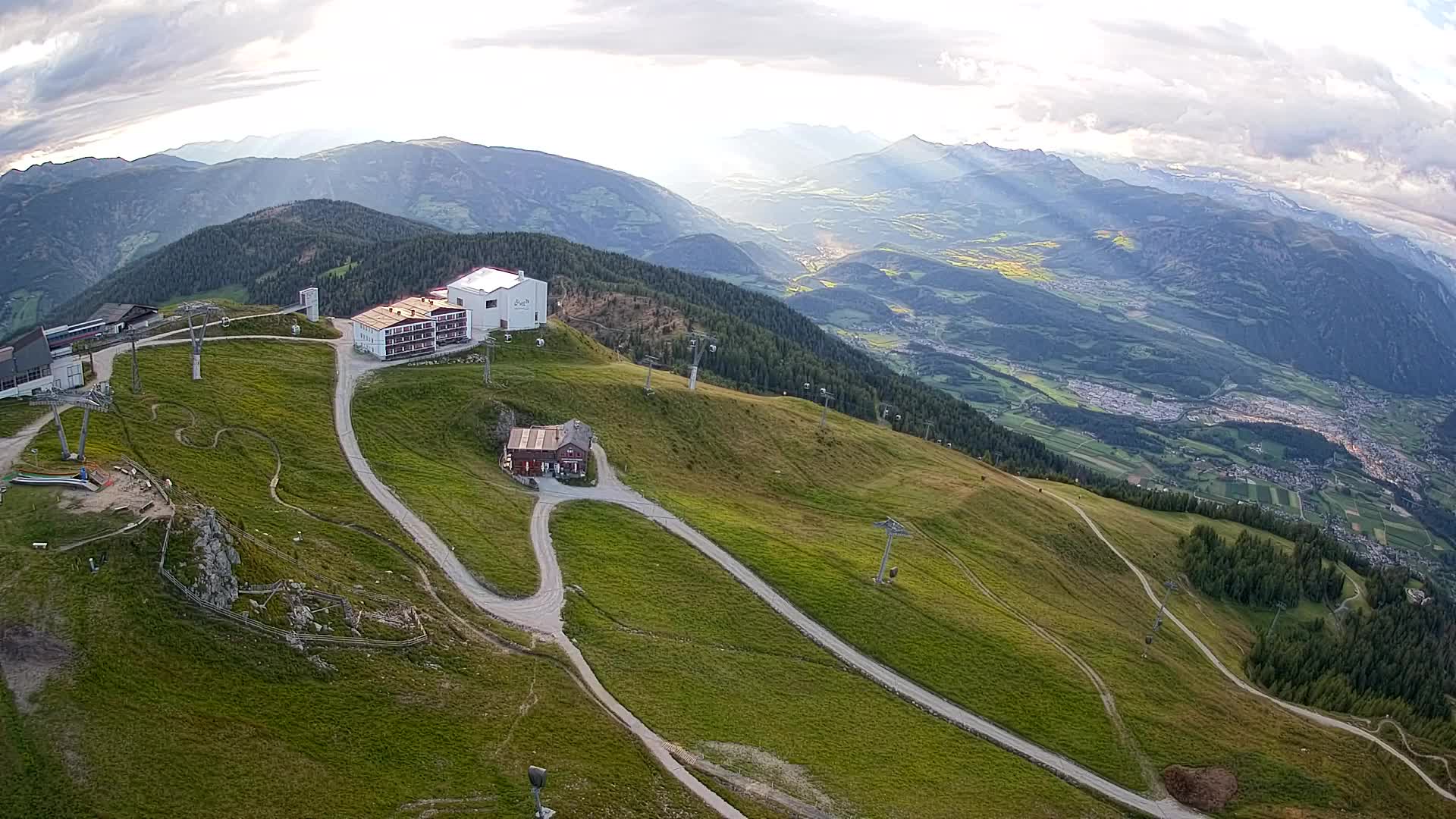 Station de ski Kronplatz sommet | vue sur Brunico
