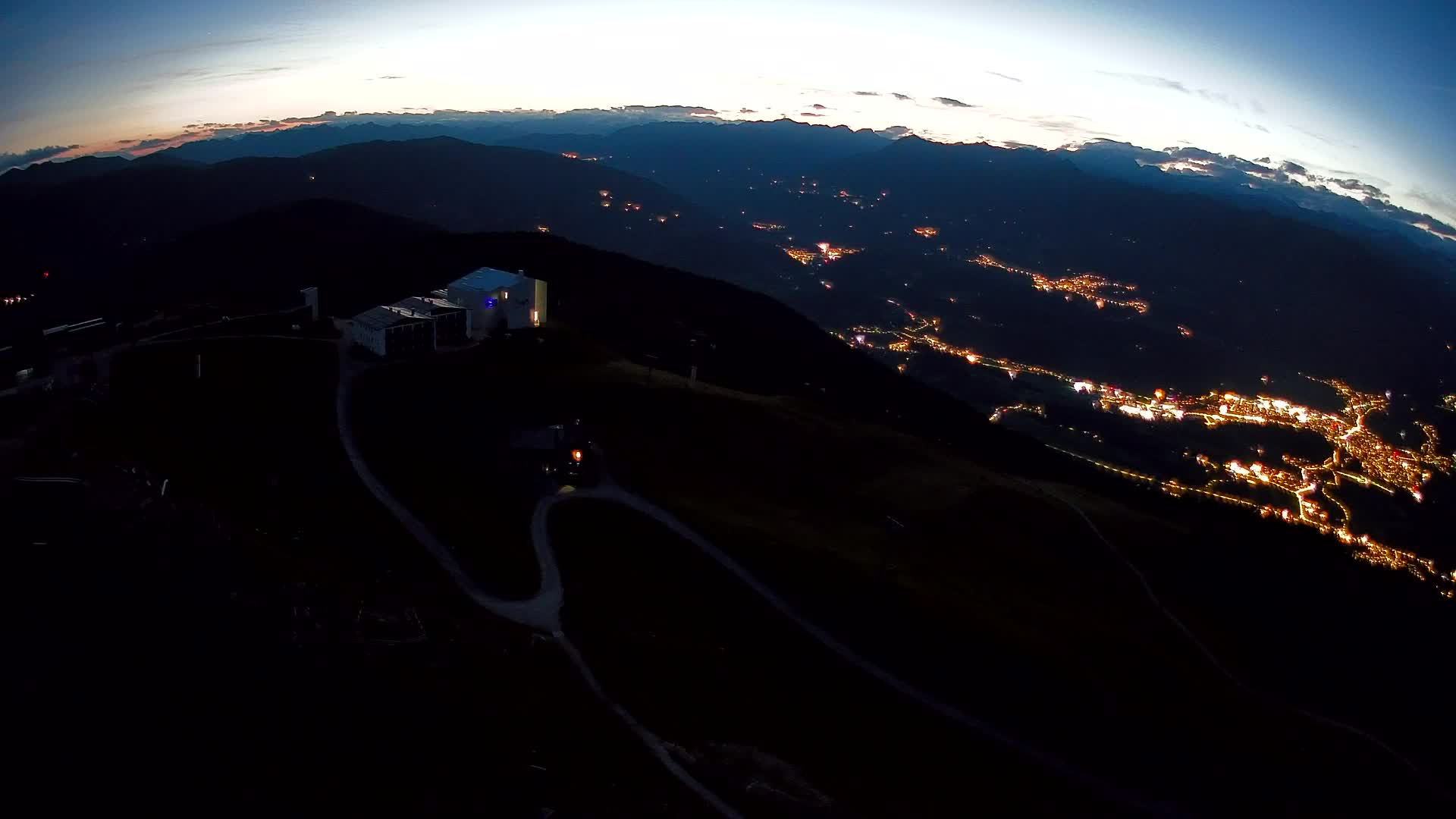 Cima estación de esquí Kronplatz | vista hacia Brunico