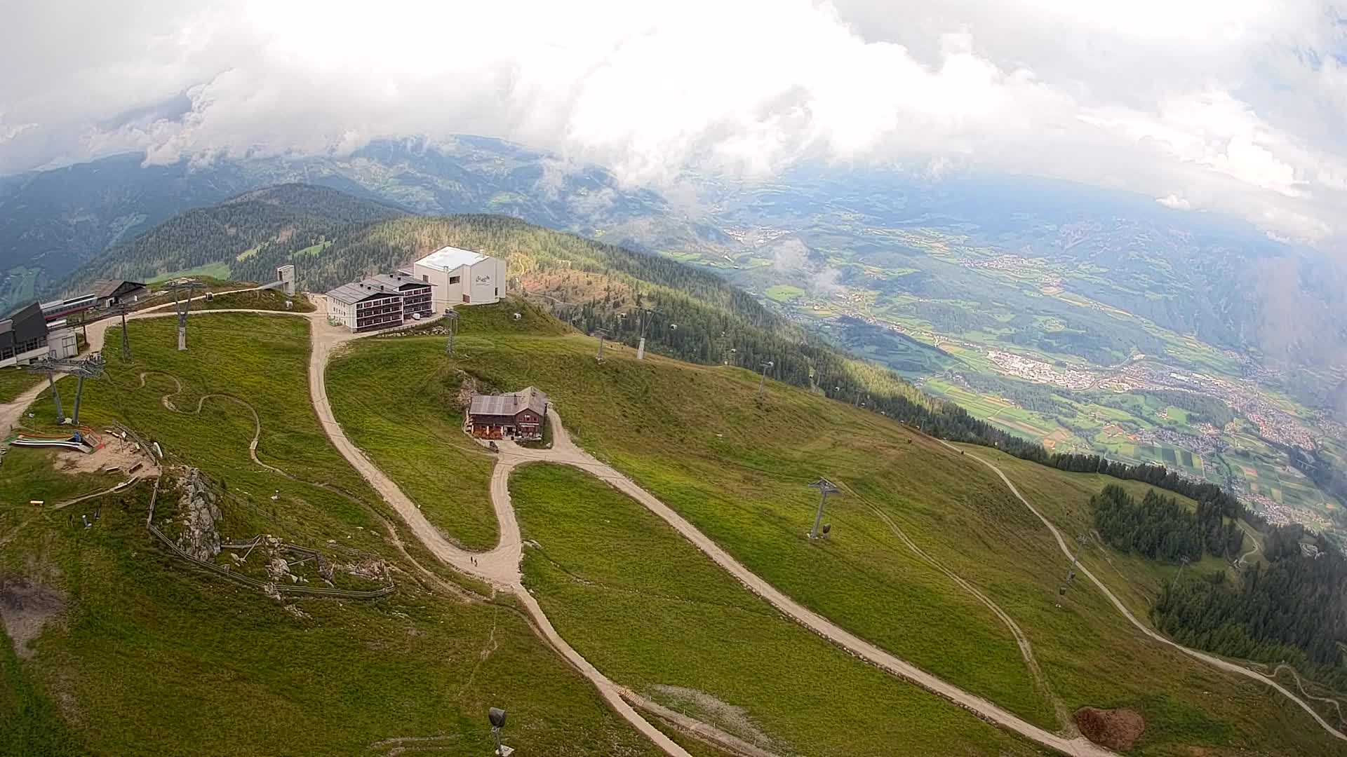 Stazione sciistica di Plan de Corones | vista su Brunico