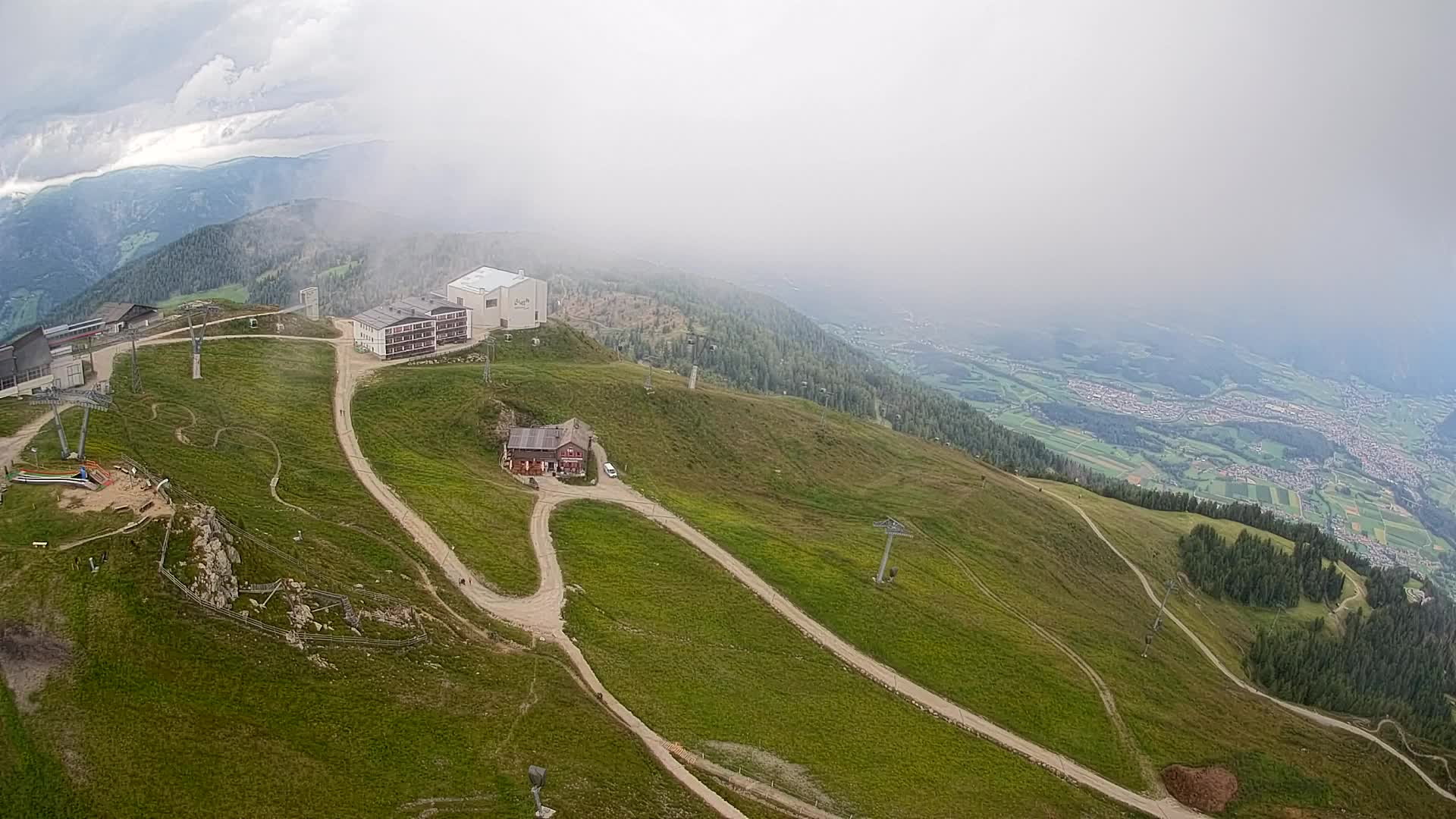 Stazione sciistica di Plan de Corones | vista su Brunico
