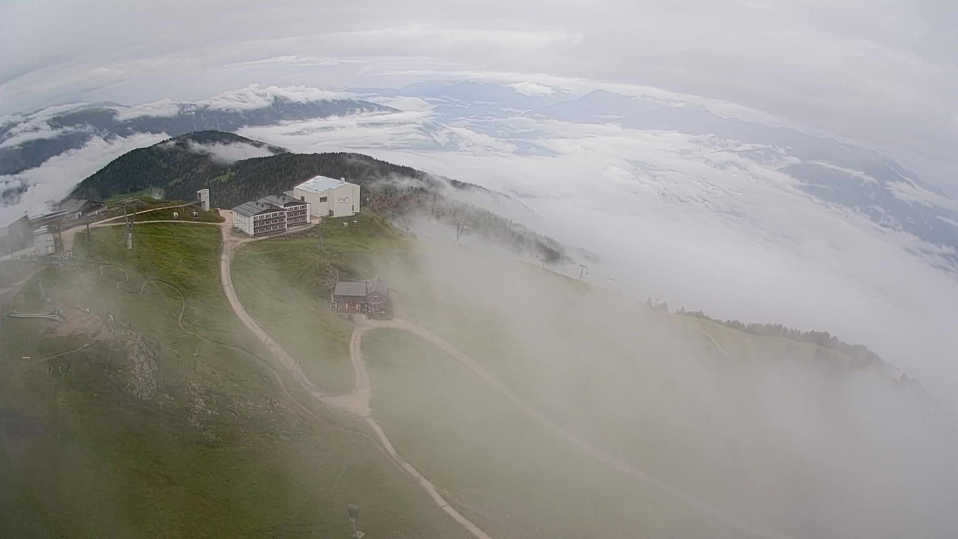 Cima estación de esquí Kronplatz | vista hacia Brunico