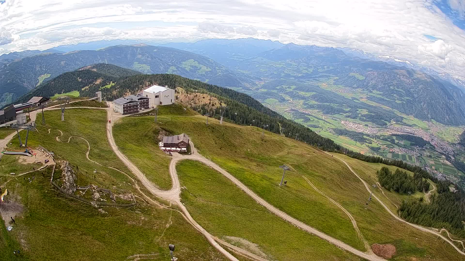 Stazione sciistica di Plan de Corones | vista su Brunico