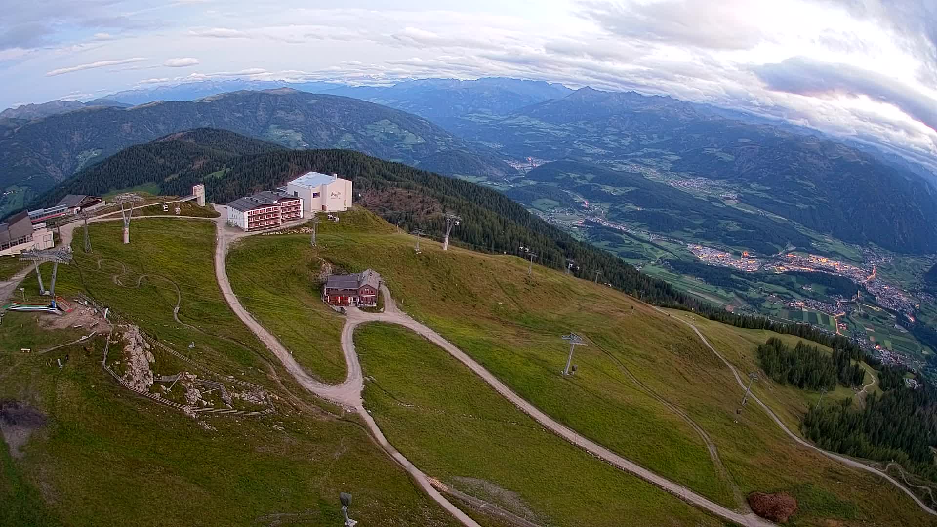 Skigebiet Kronplatz Gipfel | Blick auf Bruneck