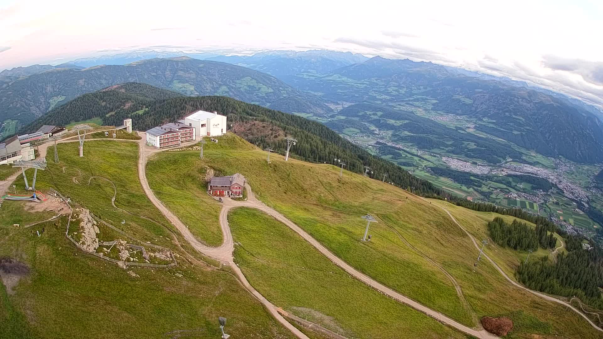 Station de ski Kronplatz sommet | vue sur Brunico