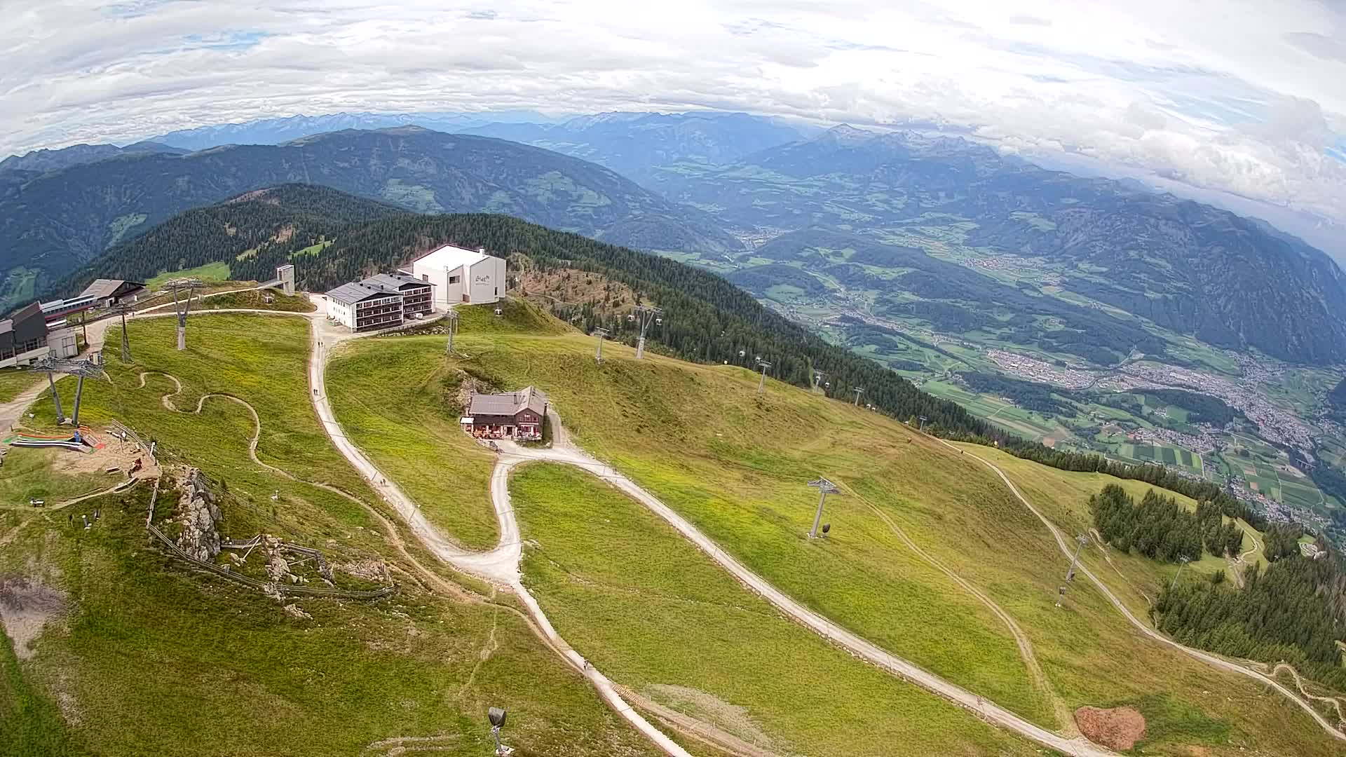 Cima estación de esquí Kronplatz | vista hacia Brunico