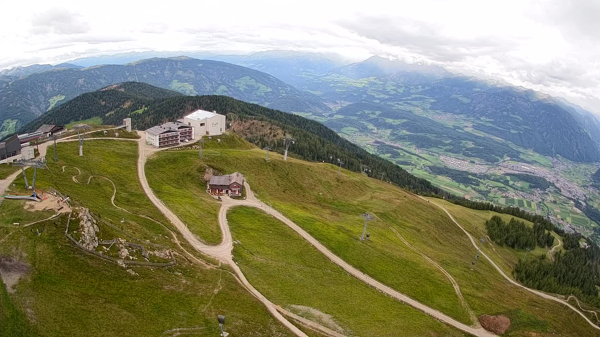 Stazione sciistica di Plan de Corones | vista su Brunico