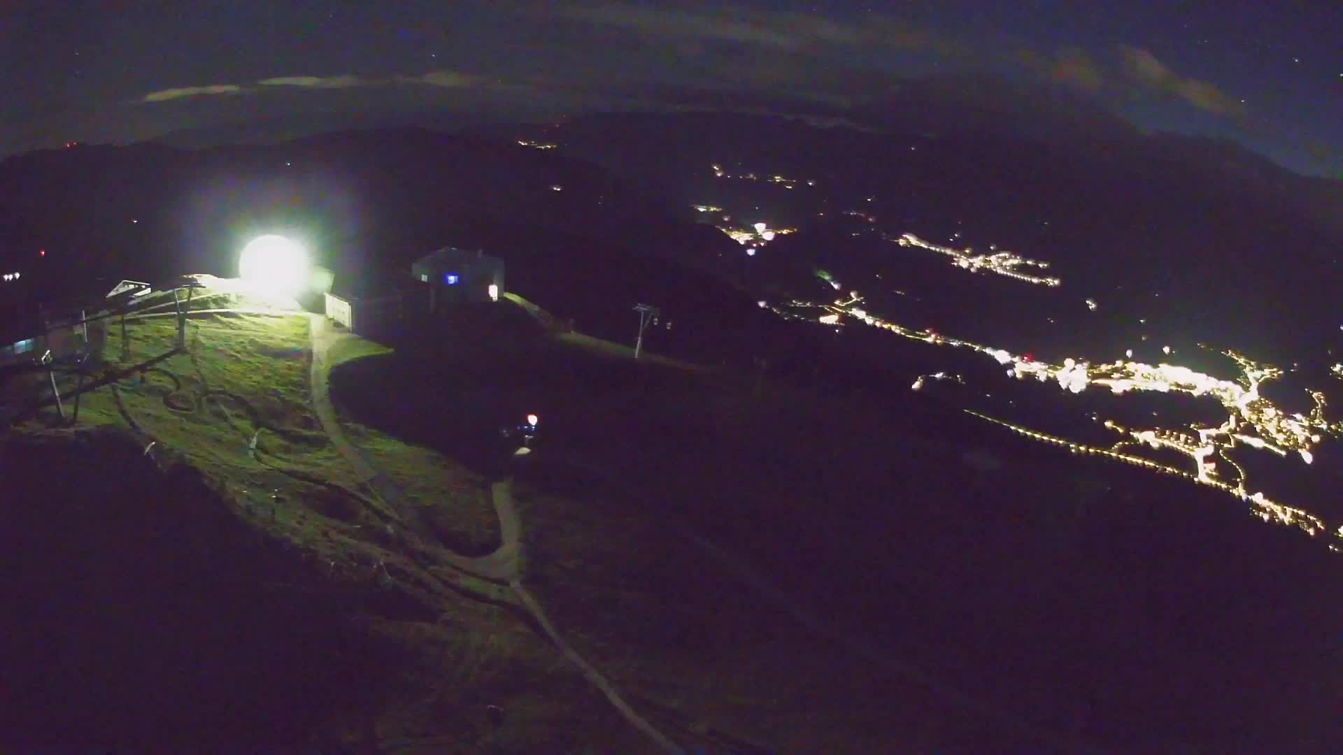 Cima estación de esquí Kronplatz | vista hacia Brunico