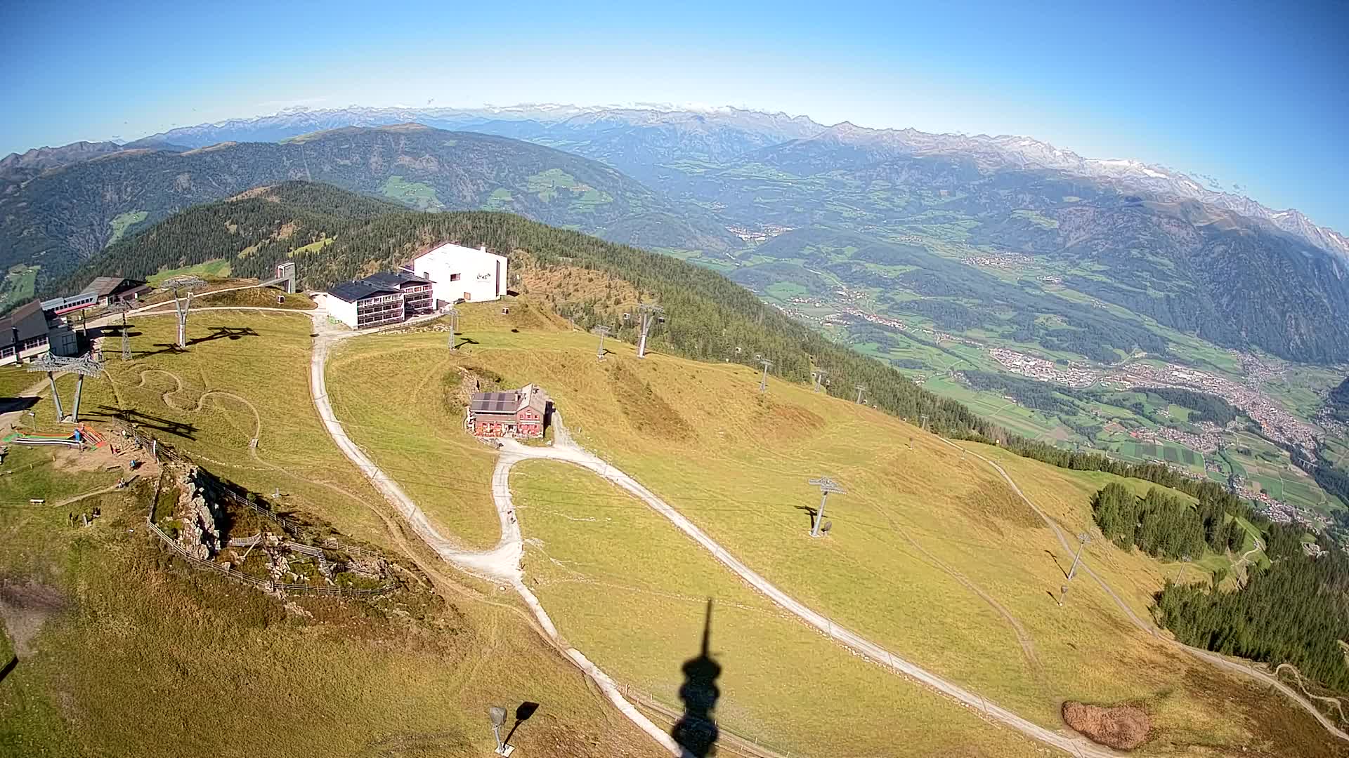 Cima estación de esquí Kronplatz | vista hacia Brunico