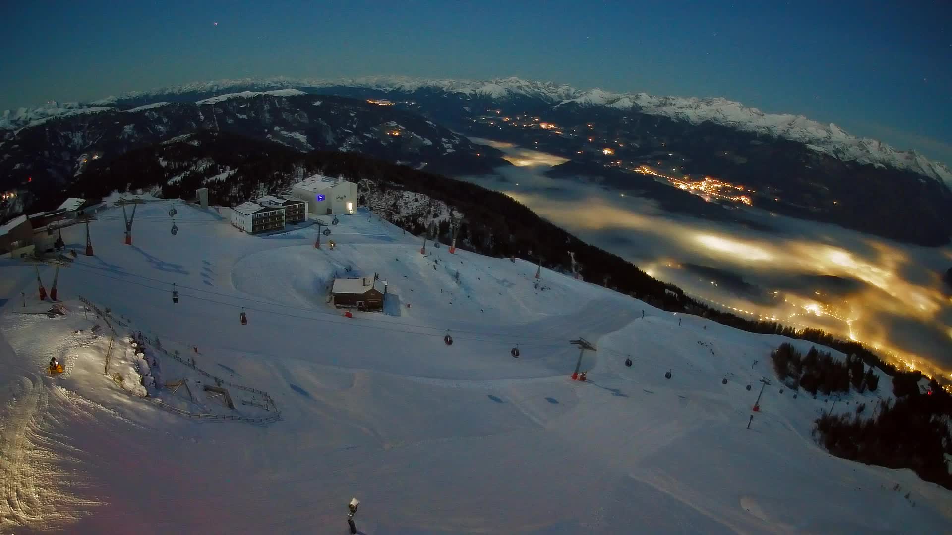 Skigebiet Kronplatz Gipfel | Blick auf Bruneck