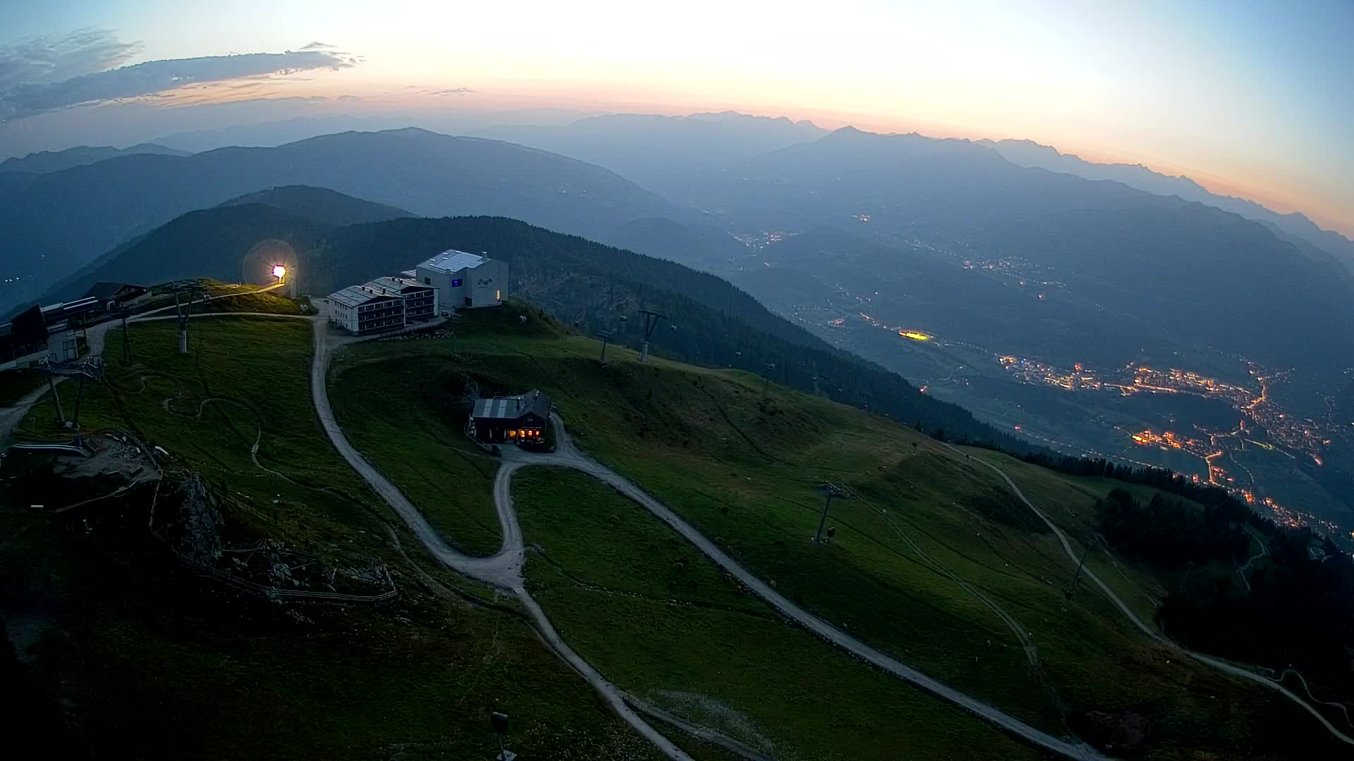 Cima estación de esquí Kronplatz | vista hacia Brunico