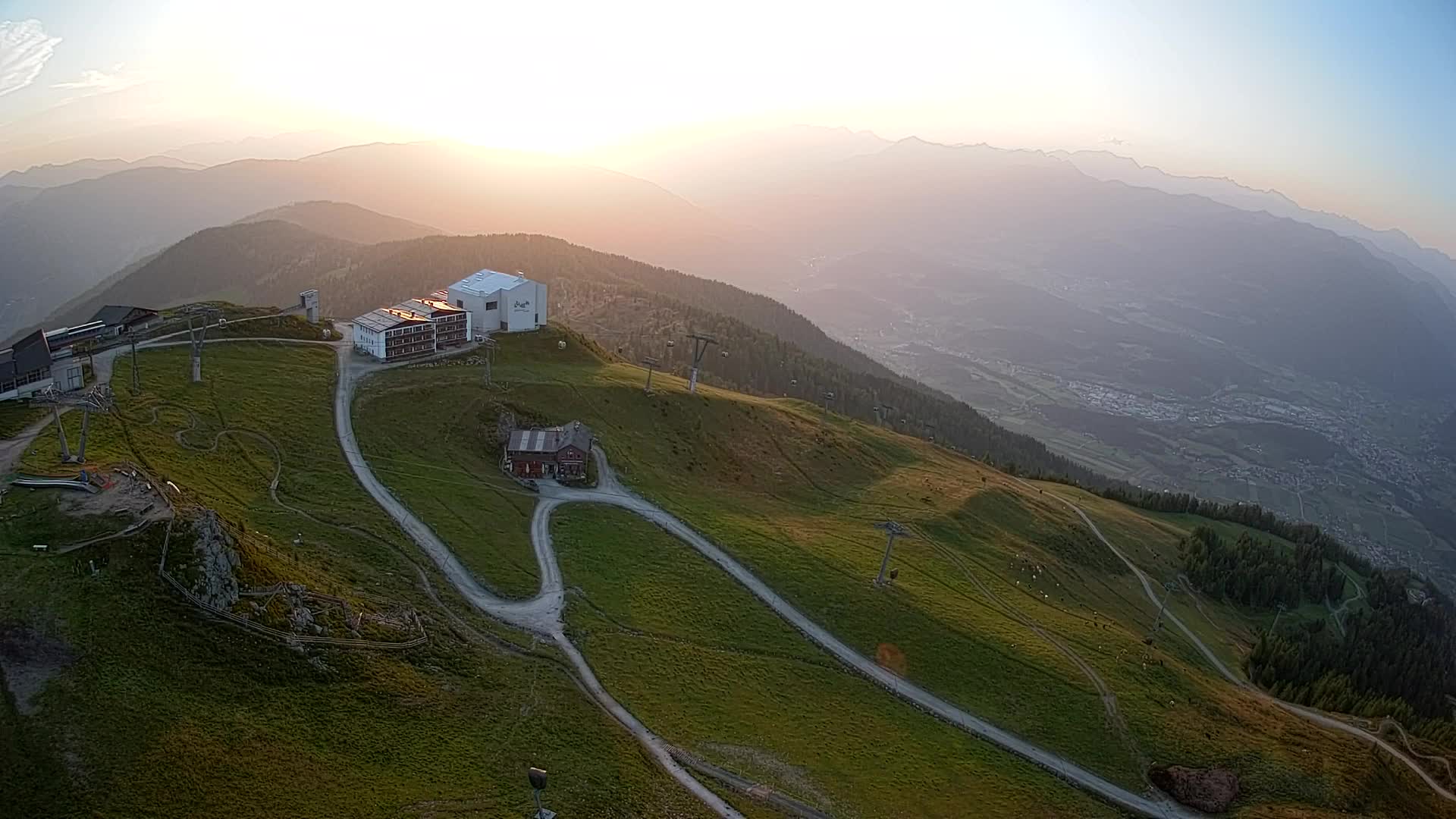 Cima estación de esquí Kronplatz | vista hacia Brunico