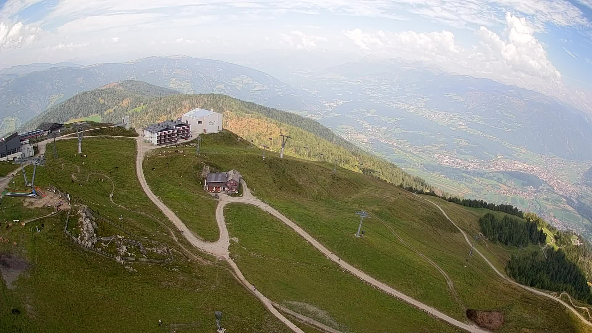 Cima estación de esquí Kronplatz | vista hacia Brunico