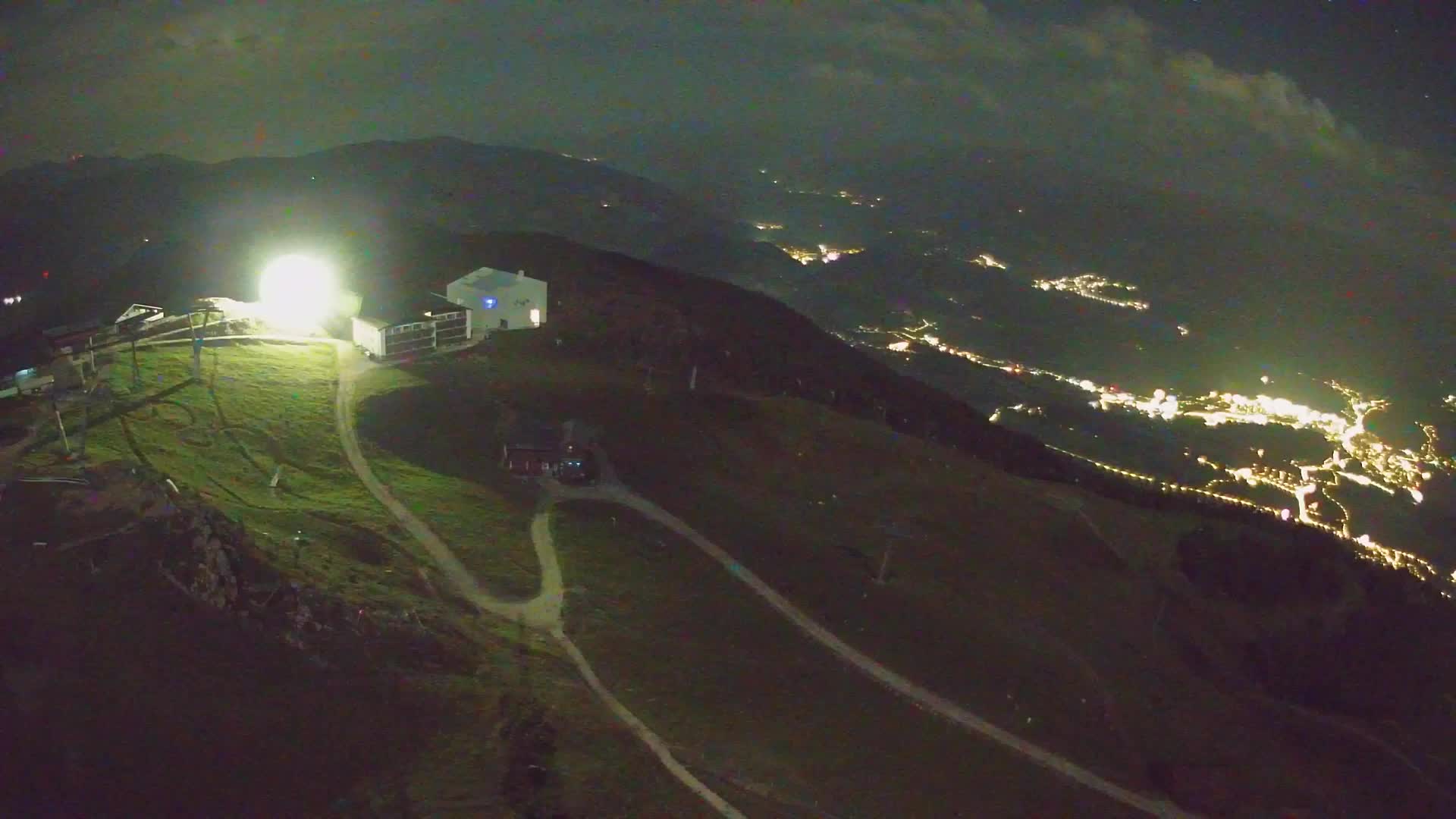 Cima estación de esquí Kronplatz | vista hacia Brunico