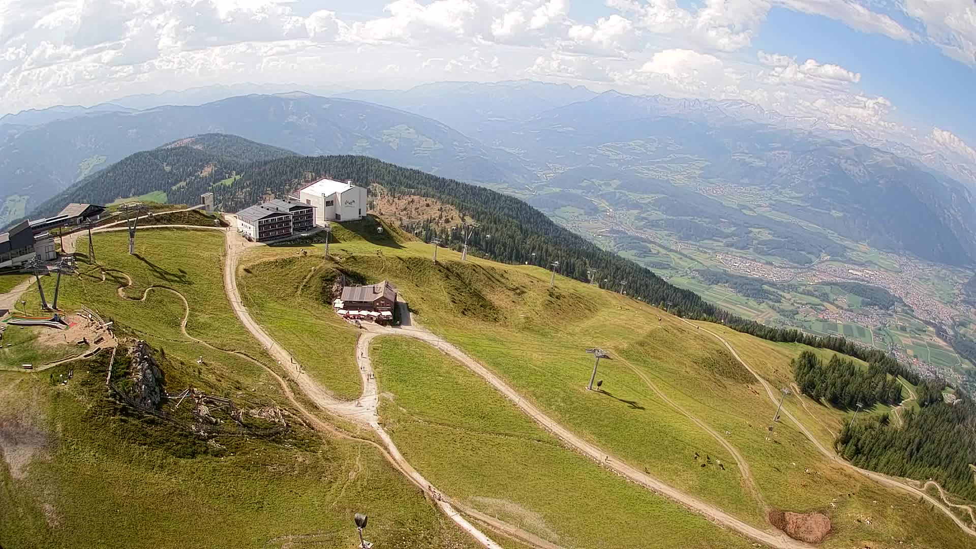 Cima estación de esquí Kronplatz | vista hacia Brunico