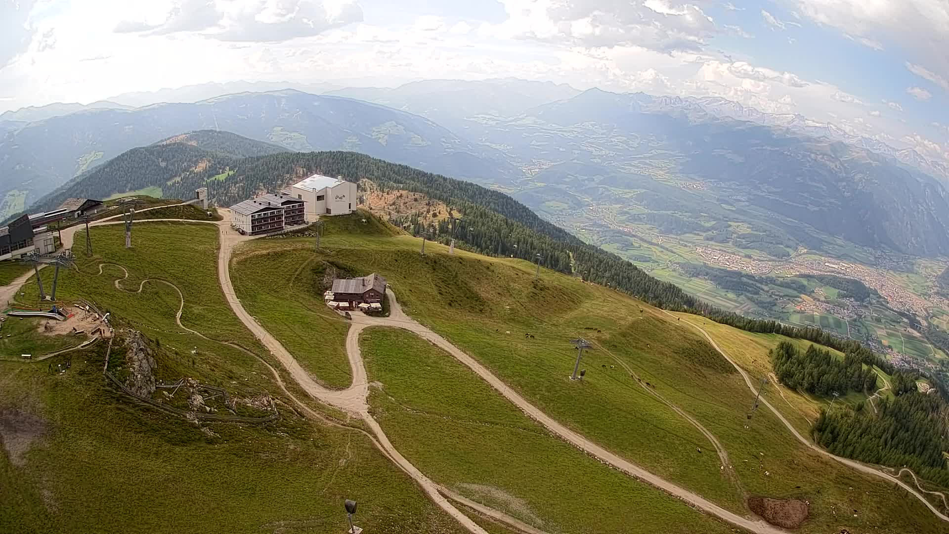Cima estación de esquí Kronplatz | vista hacia Brunico