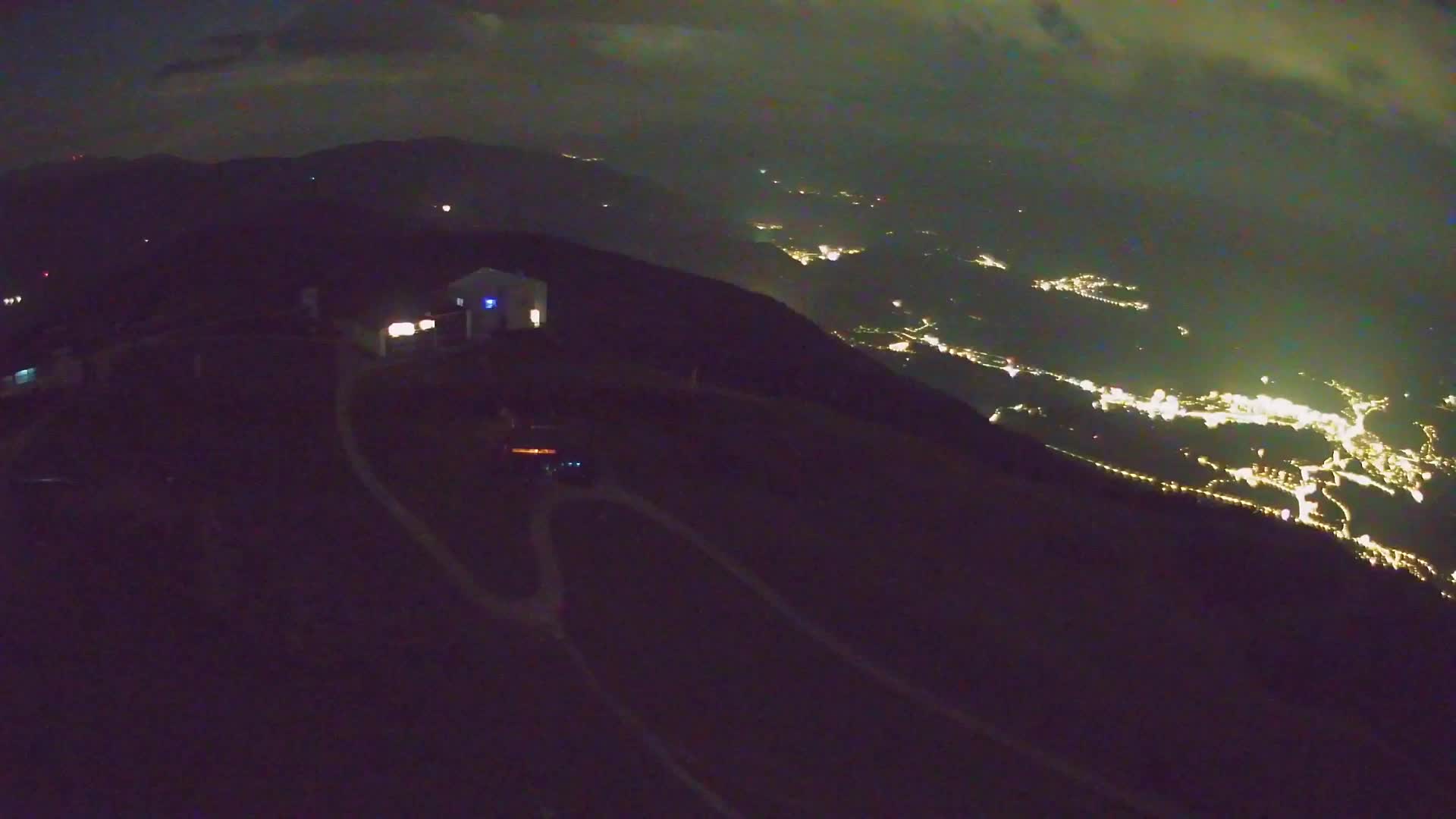 Cima estación de esquí Kronplatz | vista hacia Brunico