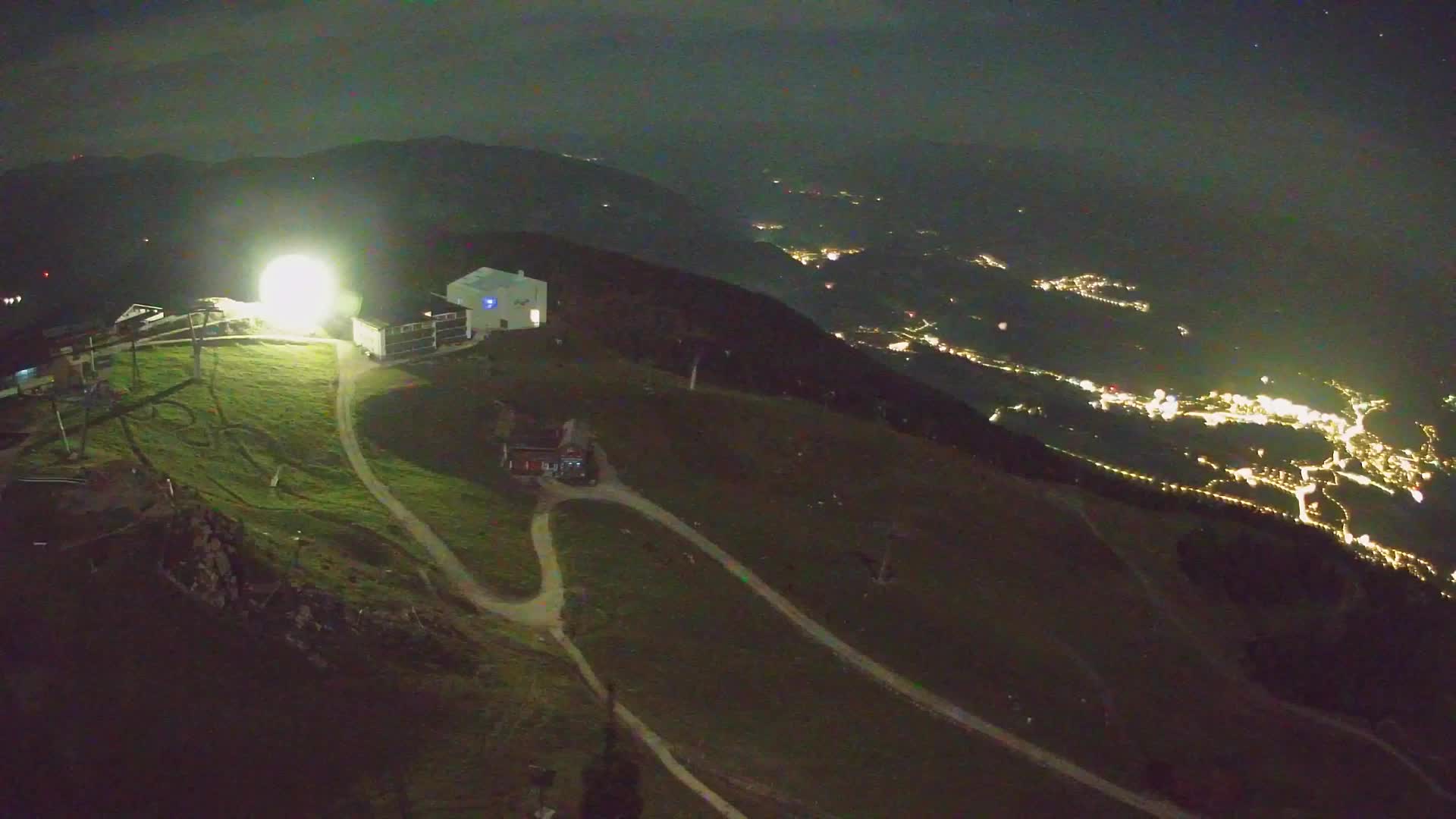Cima estación de esquí Kronplatz | vista hacia Brunico