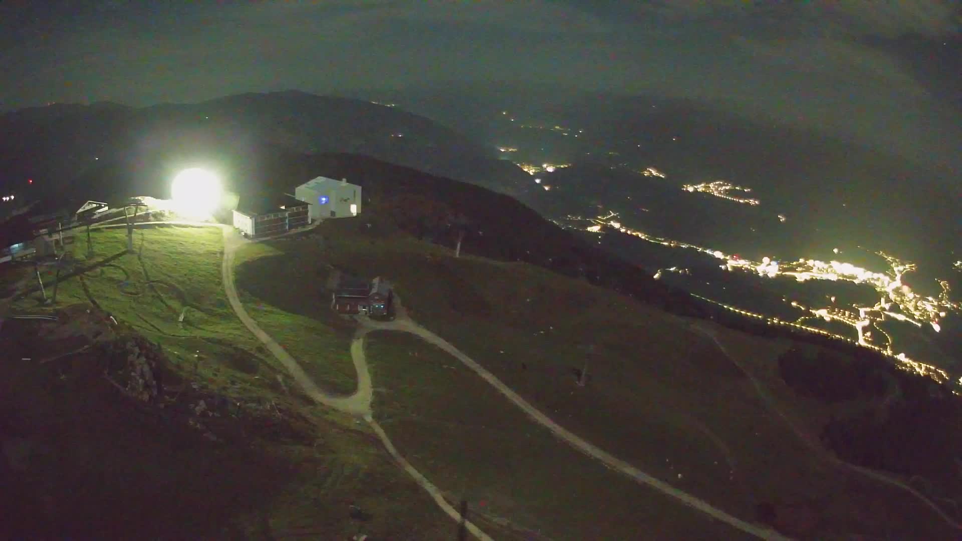Cima estación de esquí Kronplatz | vista hacia Brunico