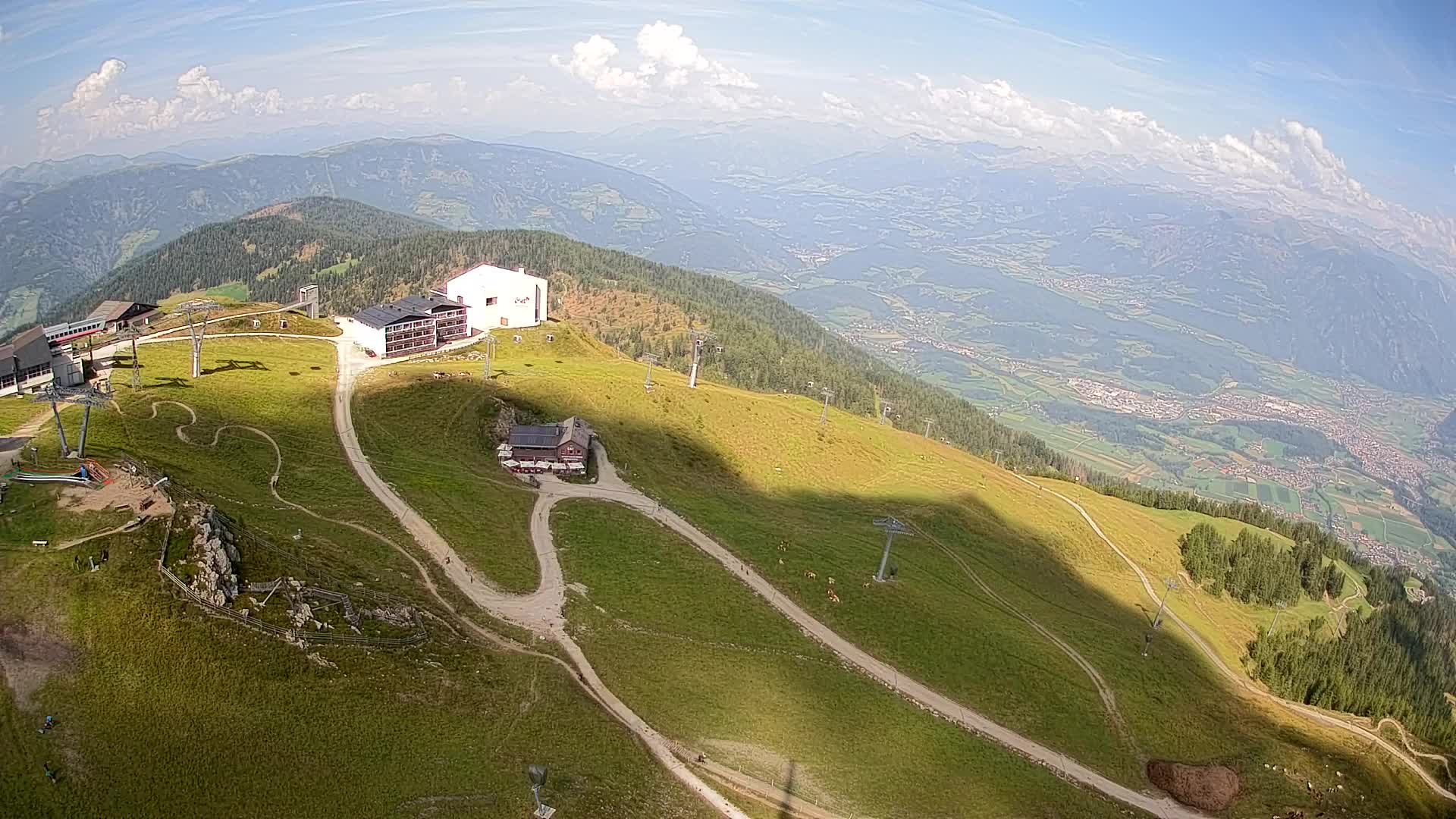 Cima estación de esquí Kronplatz | vista hacia Brunico