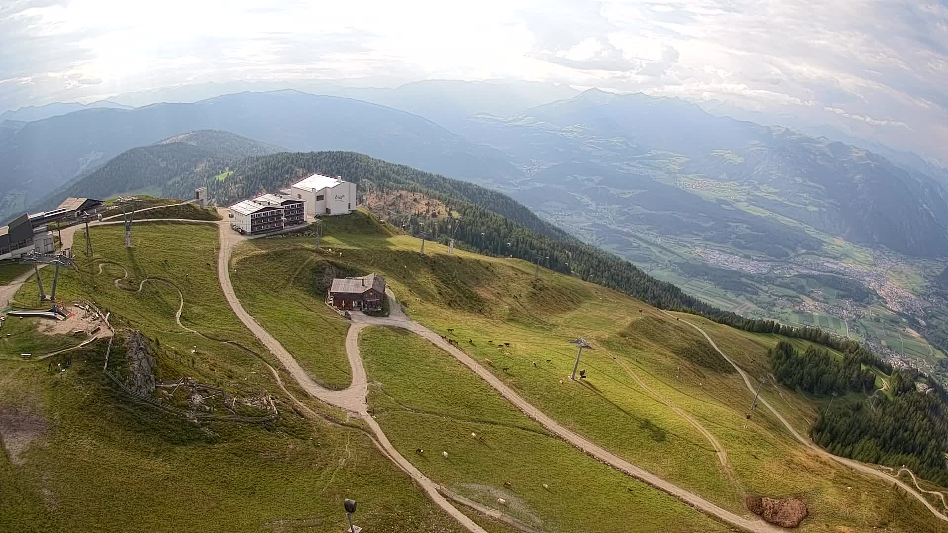 Cima estación de esquí Kronplatz | vista hacia Brunico
