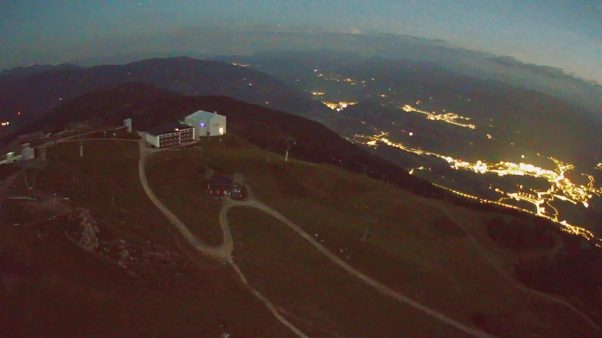 Cima estación de esquí Kronplatz | vista hacia Brunico