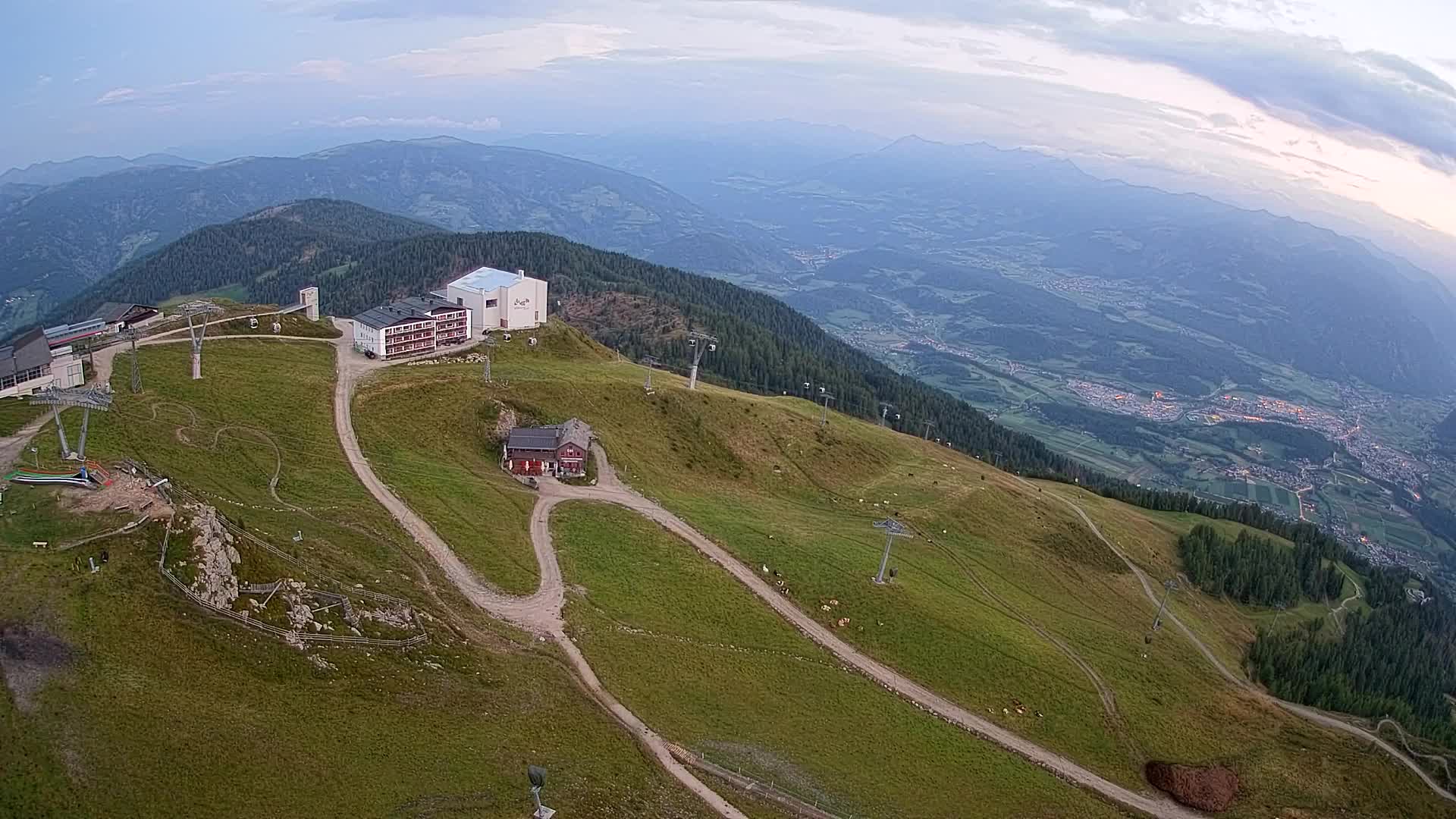 Station de ski Kronplatz sommet | vue sur Brunico