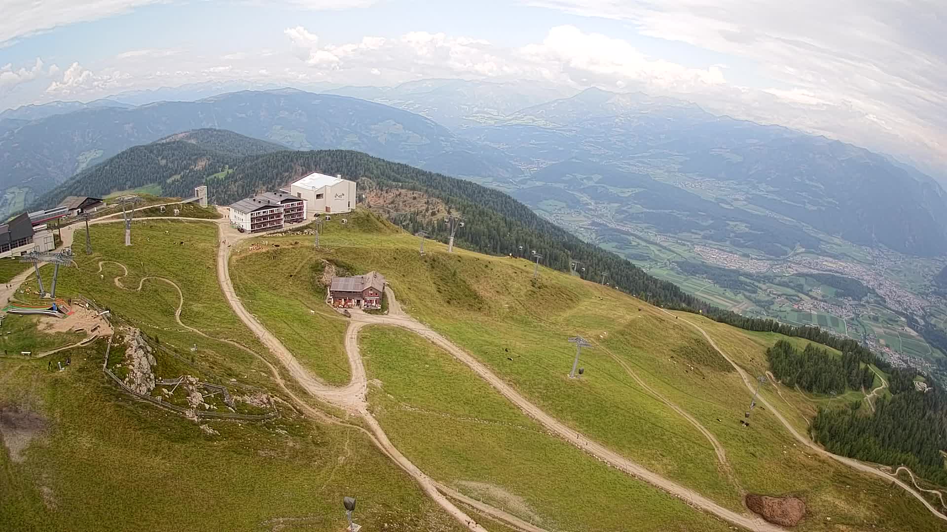 Cima estación de esquí Kronplatz | vista hacia Brunico