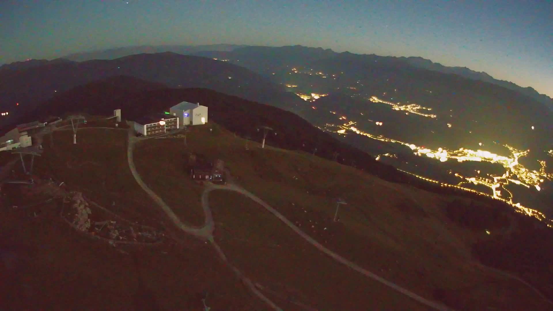 Cima estación de esquí Kronplatz | vista hacia Brunico