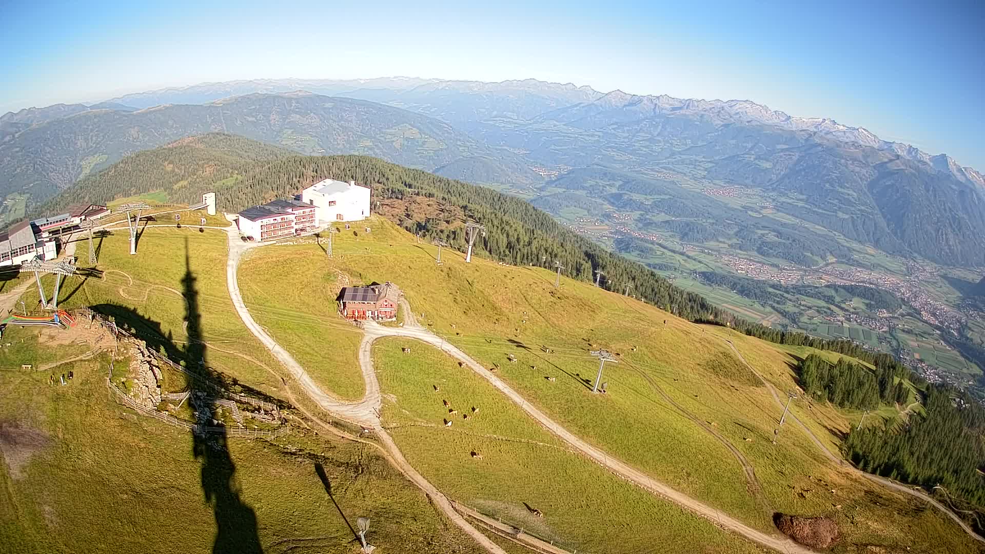 Cima estación de esquí Kronplatz | vista hacia Brunico