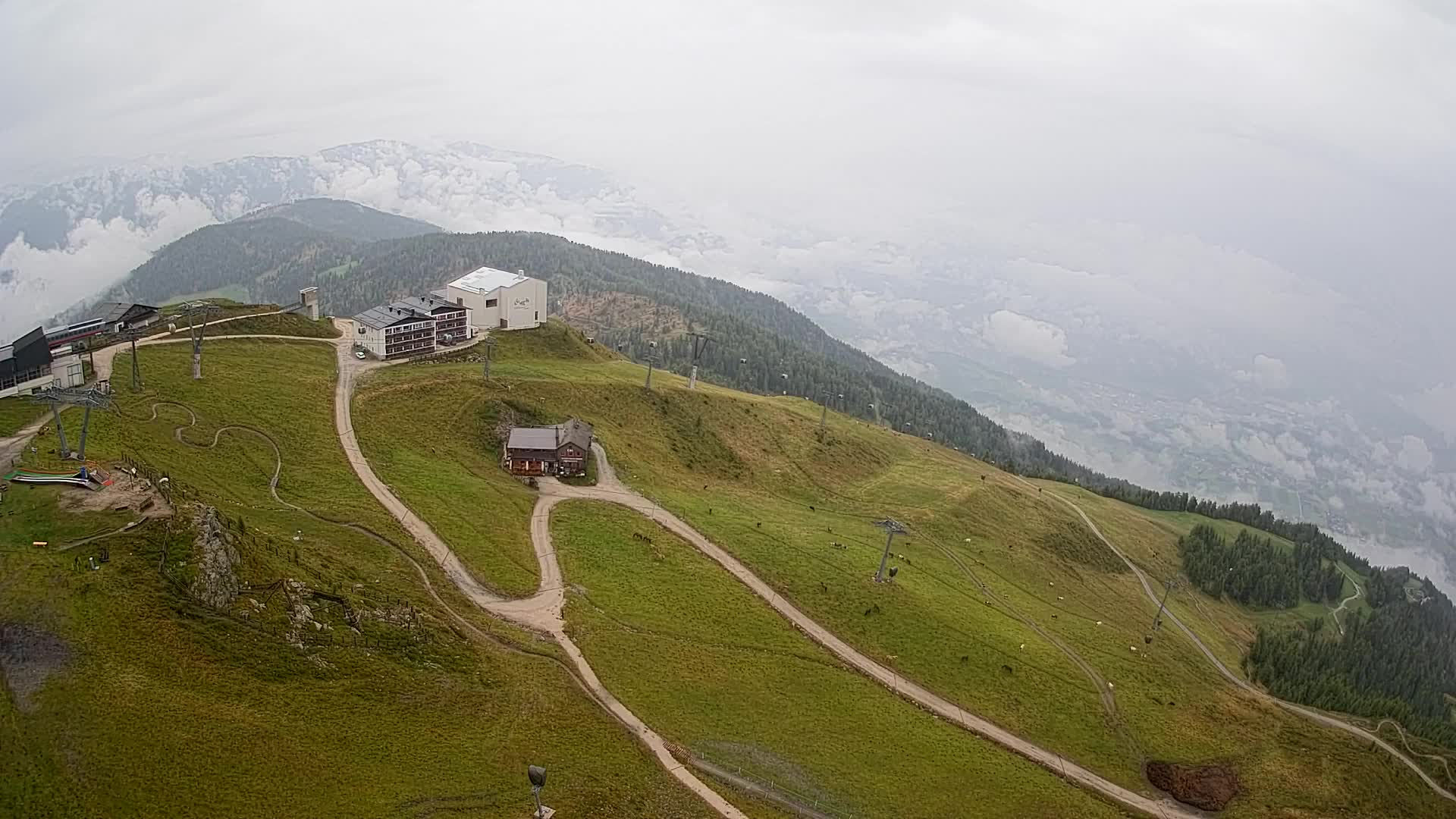 Cima estación de esquí Kronplatz | vista hacia Brunico