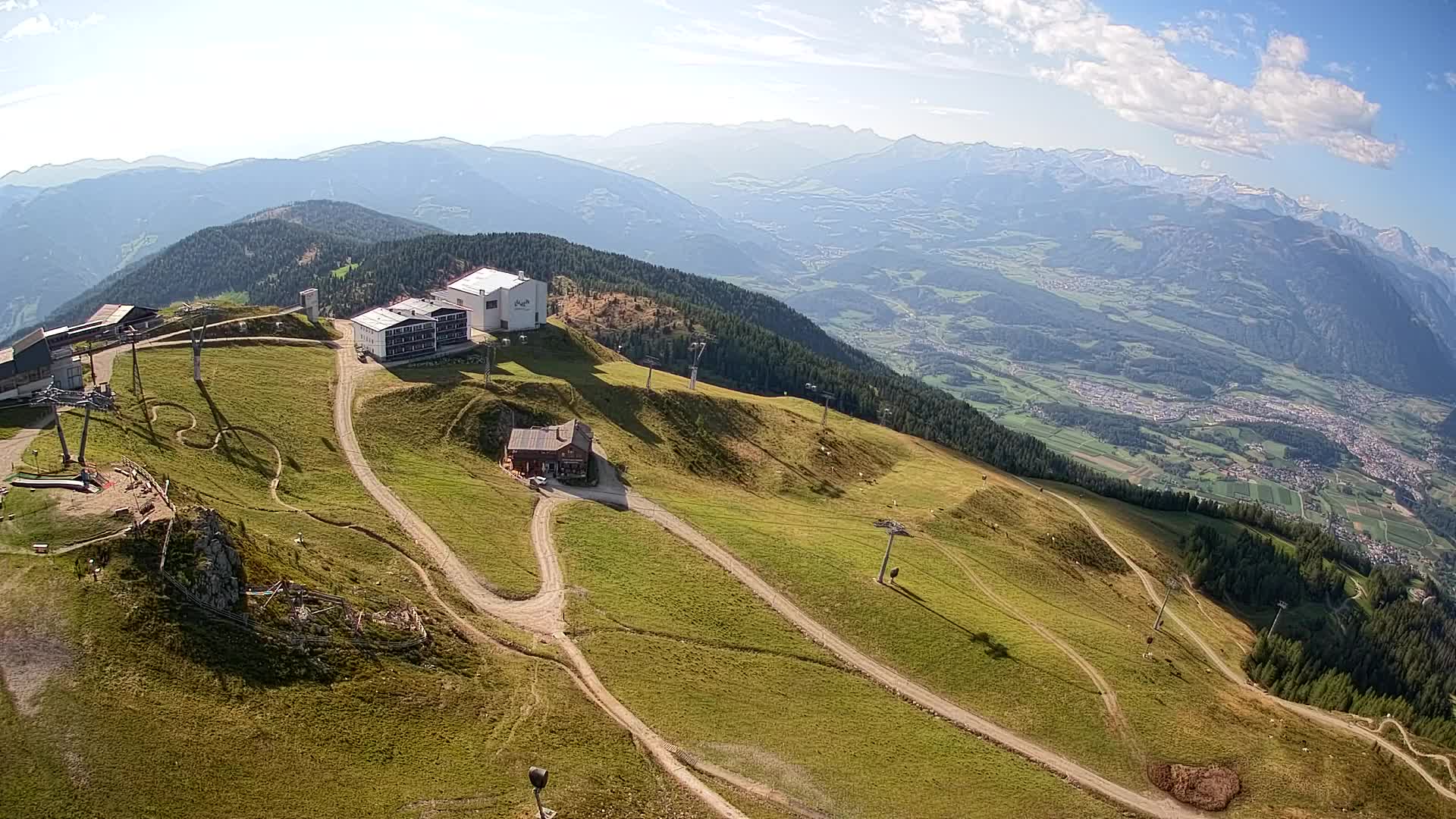 Cima estación de esquí Kronplatz | vista hacia Brunico