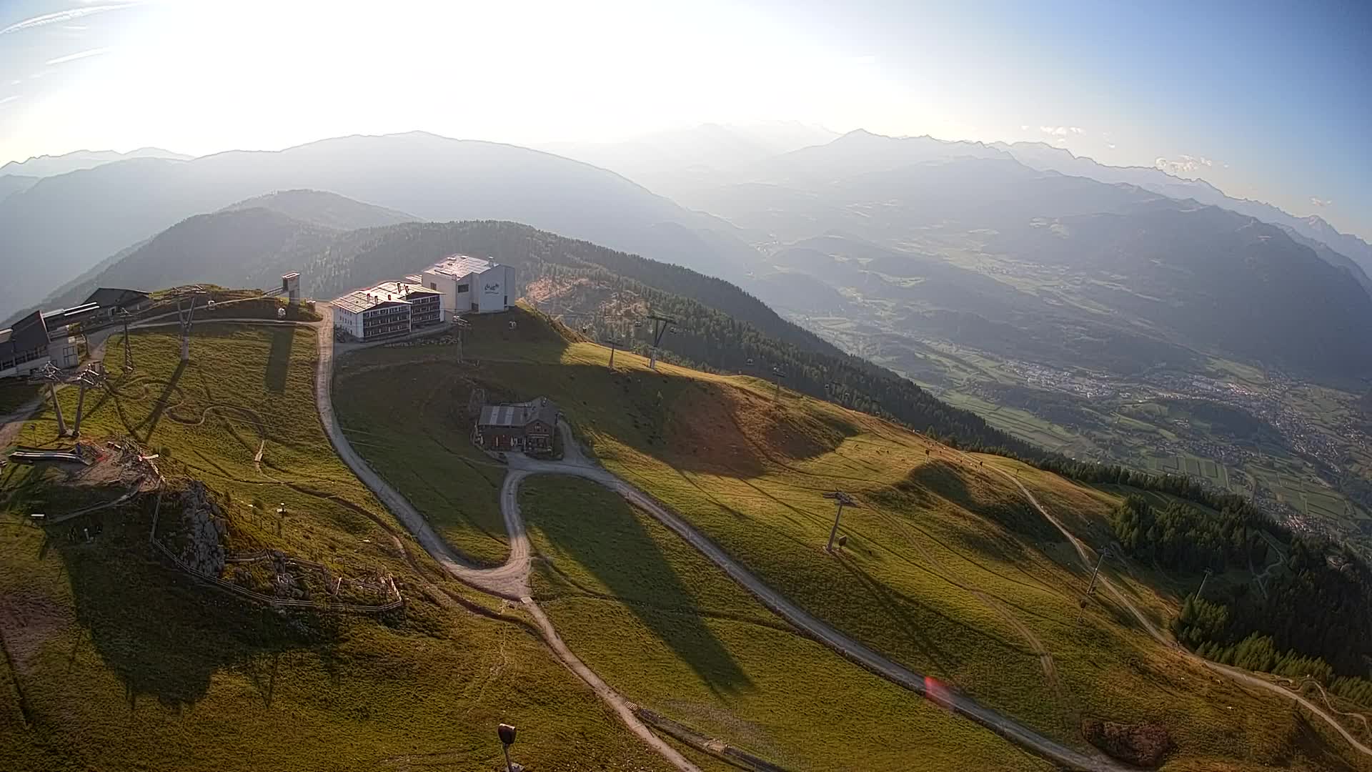 Cima estación de esquí Kronplatz | vista hacia Brunico