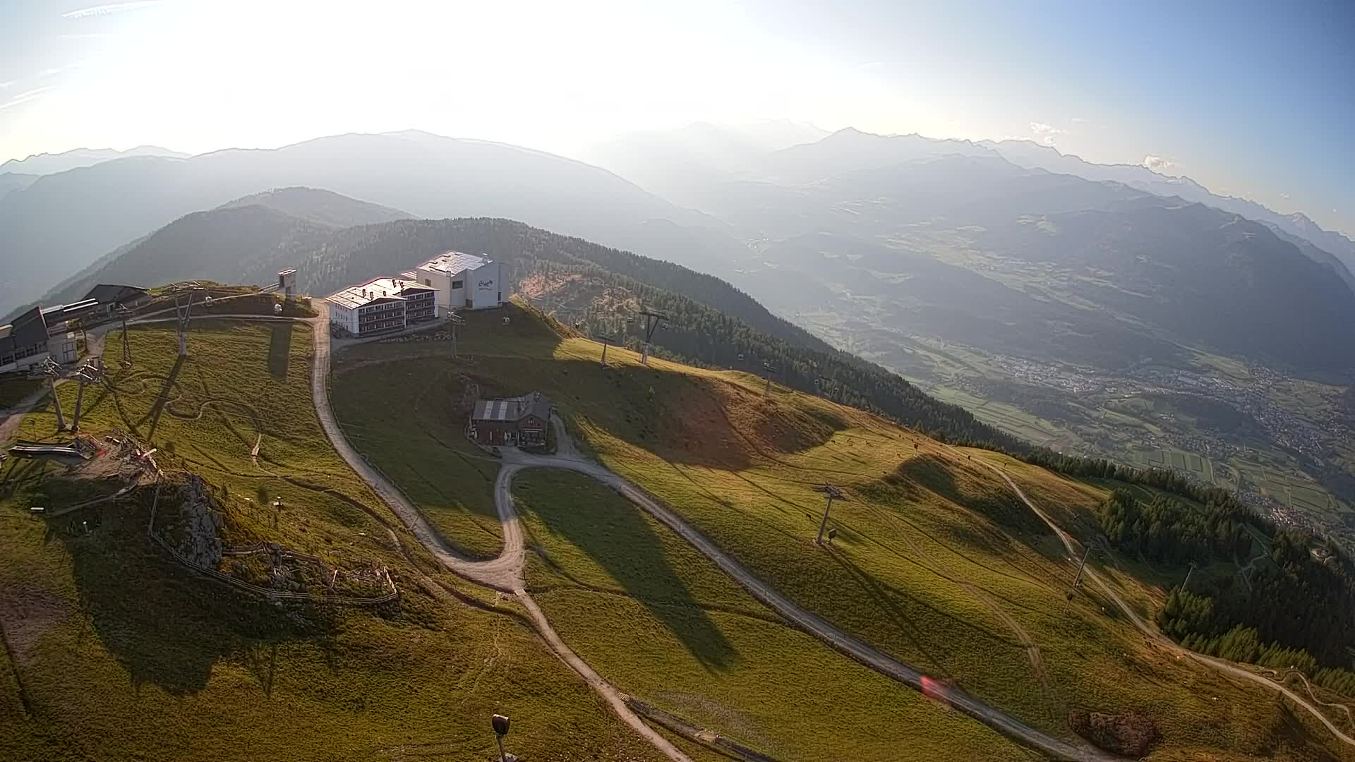 Cima estación de esquí Kronplatz | vista hacia Brunico