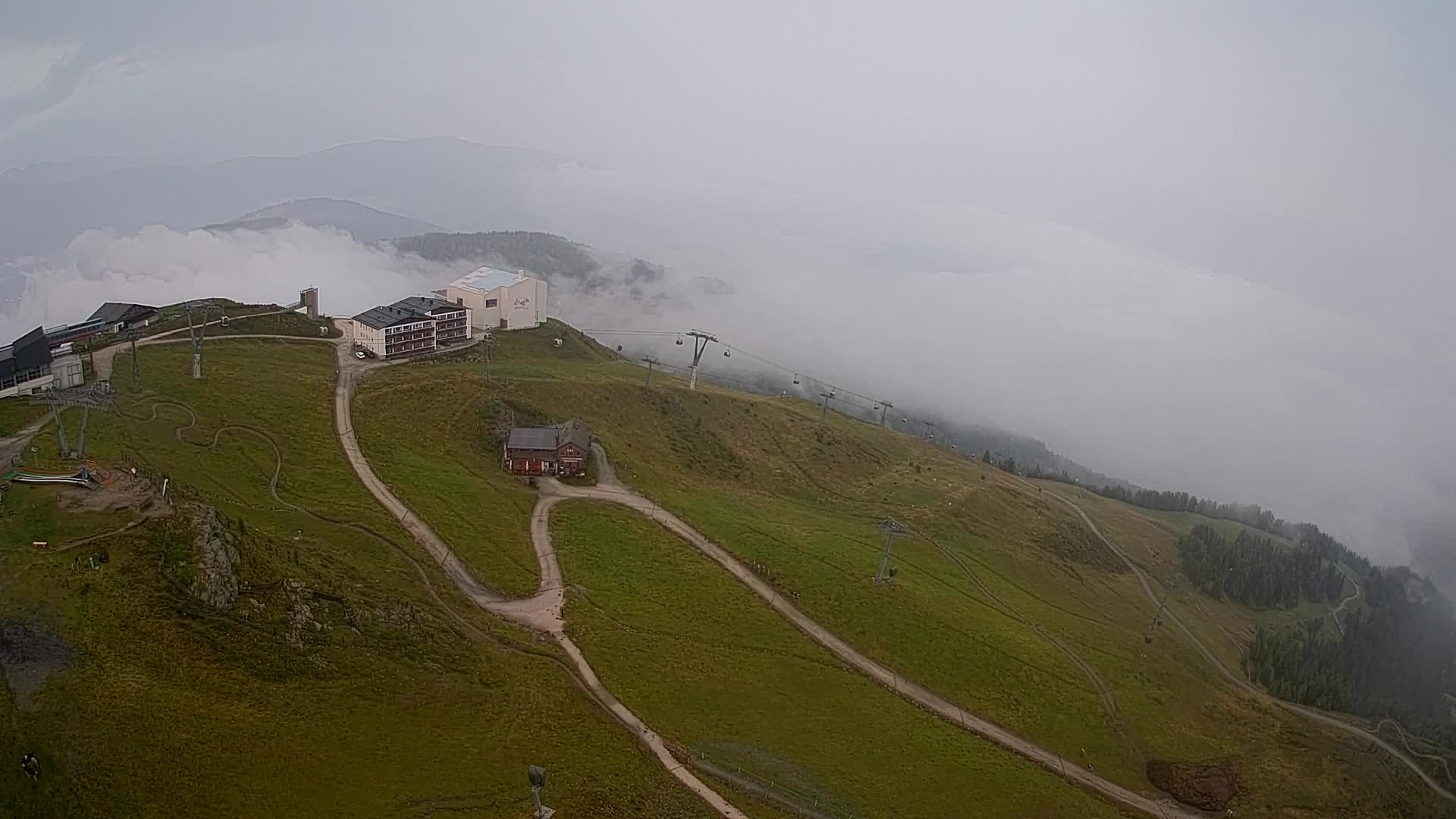 Cima estación de esquí Kronplatz | vista hacia Brunico