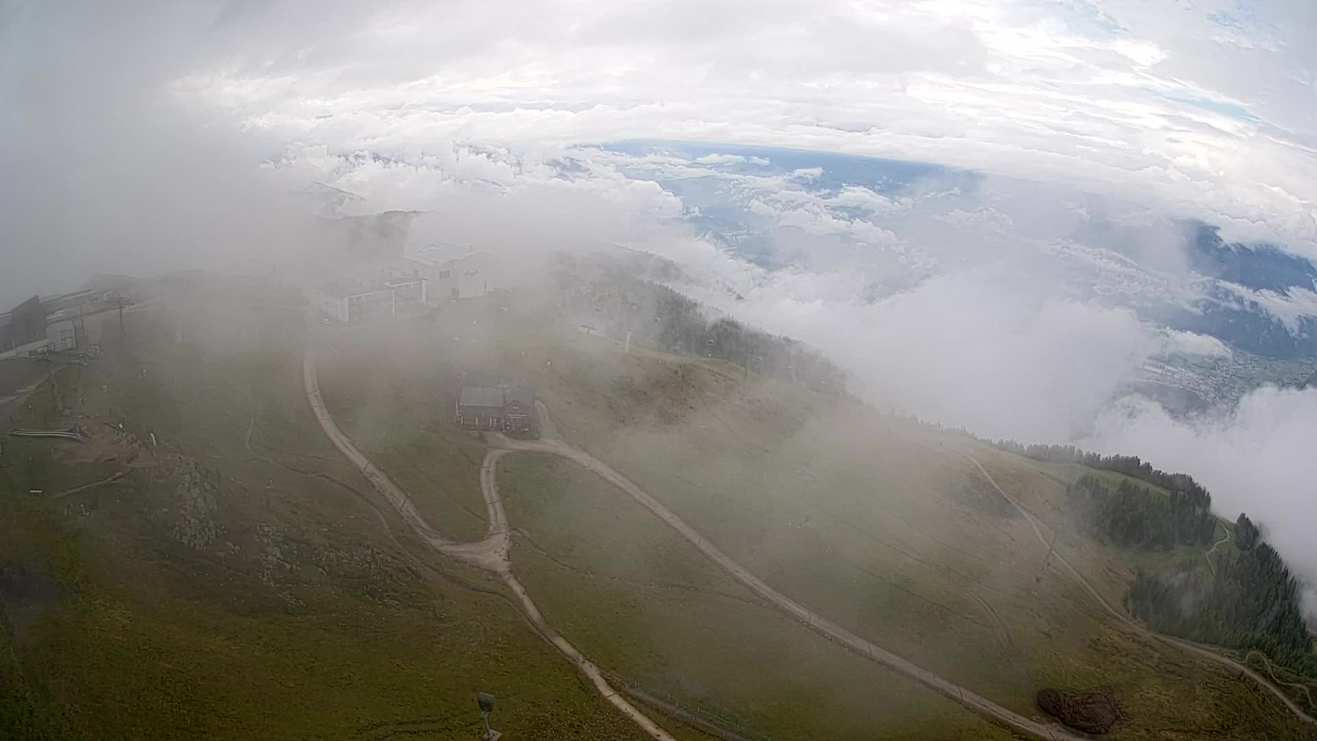 Cima estación de esquí Kronplatz | vista hacia Brunico