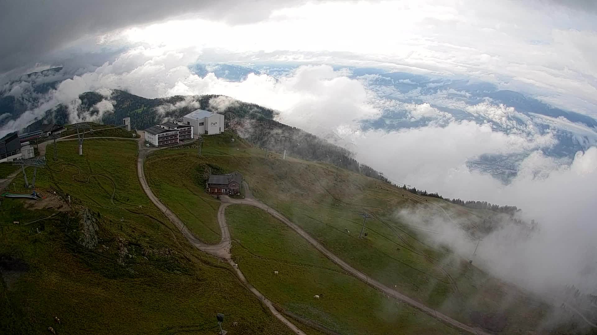 Cima estación de esquí Kronplatz | vista hacia Brunico