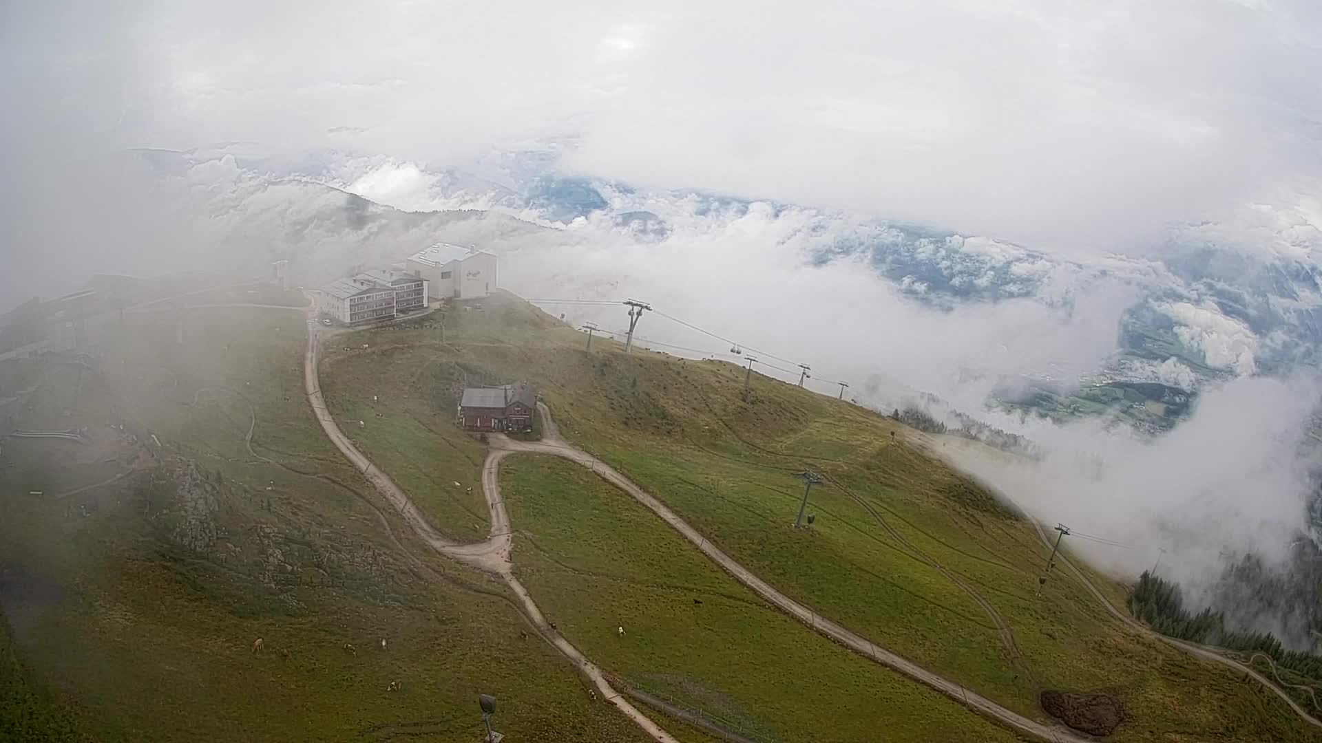 Cima estación de esquí Kronplatz | vista hacia Brunico