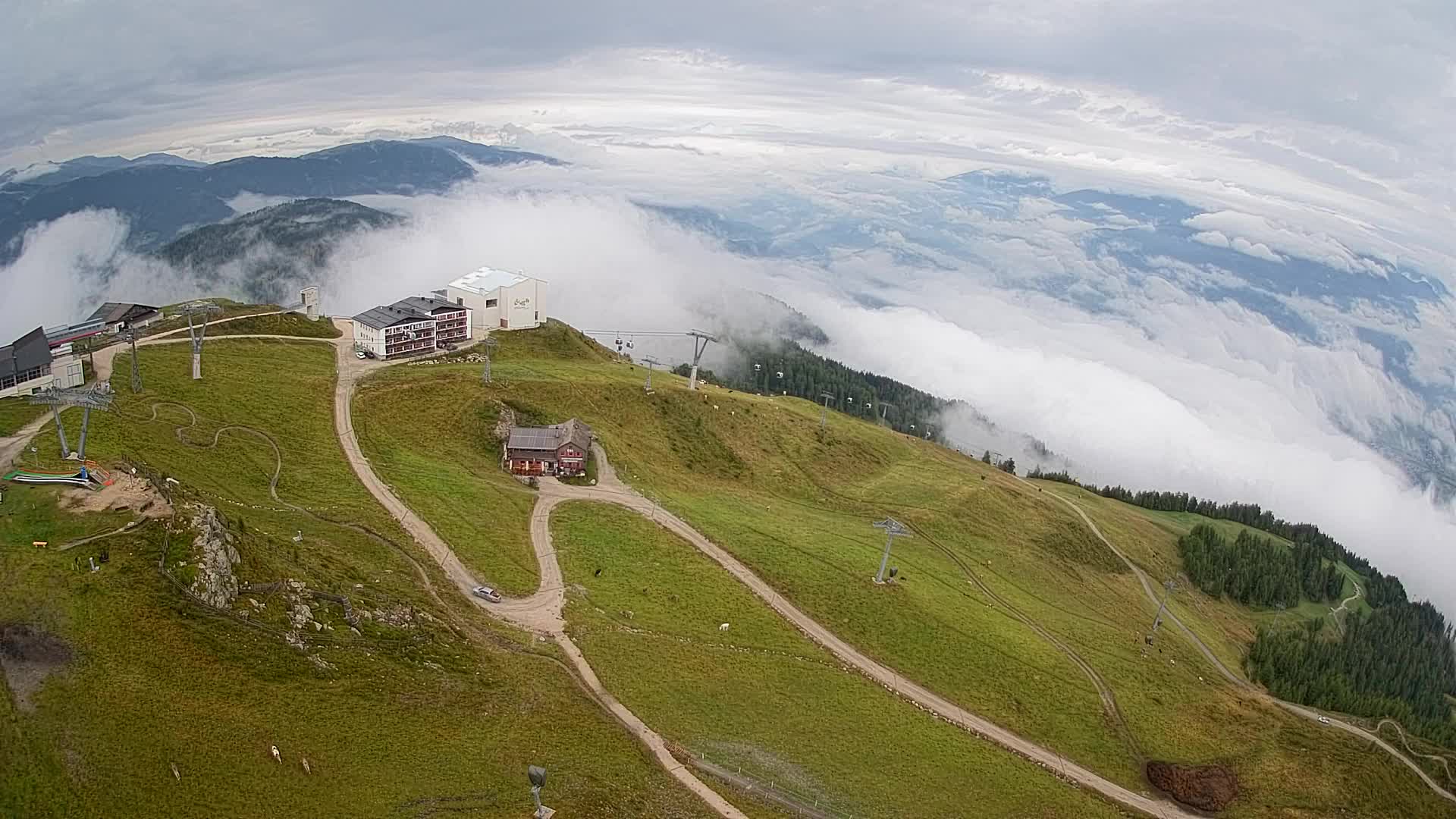 Cima estación de esquí Kronplatz | vista hacia Brunico