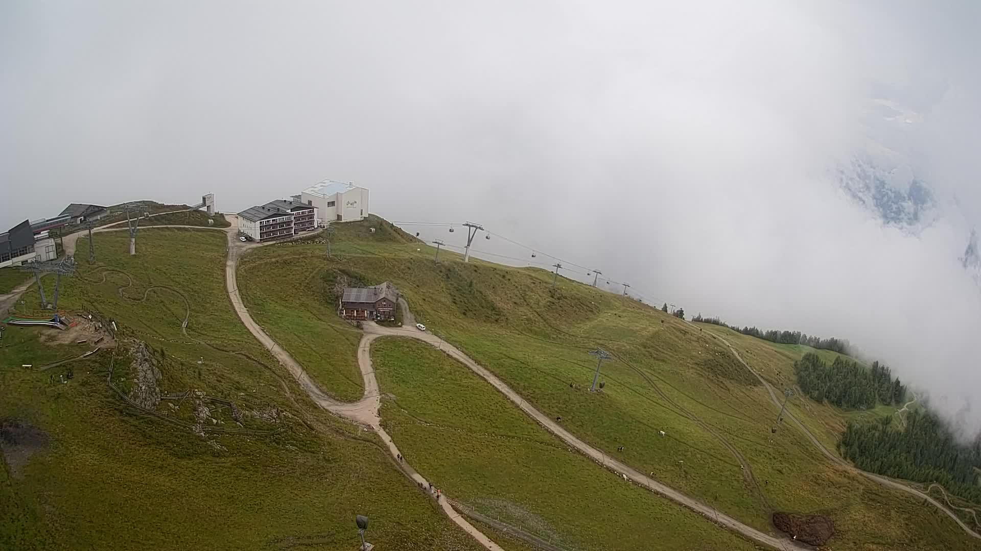 Cima estación de esquí Kronplatz | vista hacia Brunico