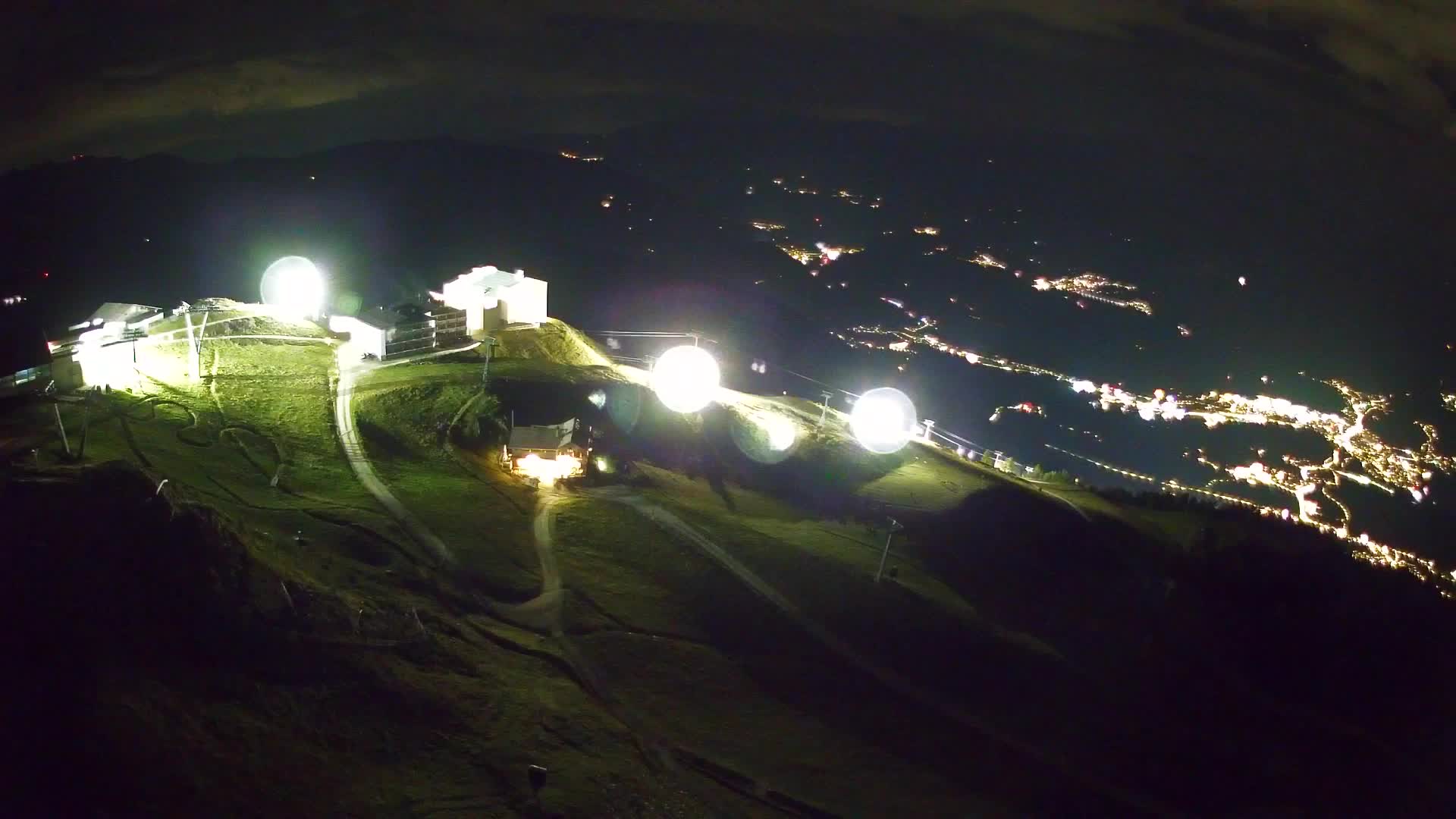 Cima estación de esquí Kronplatz | vista hacia Brunico