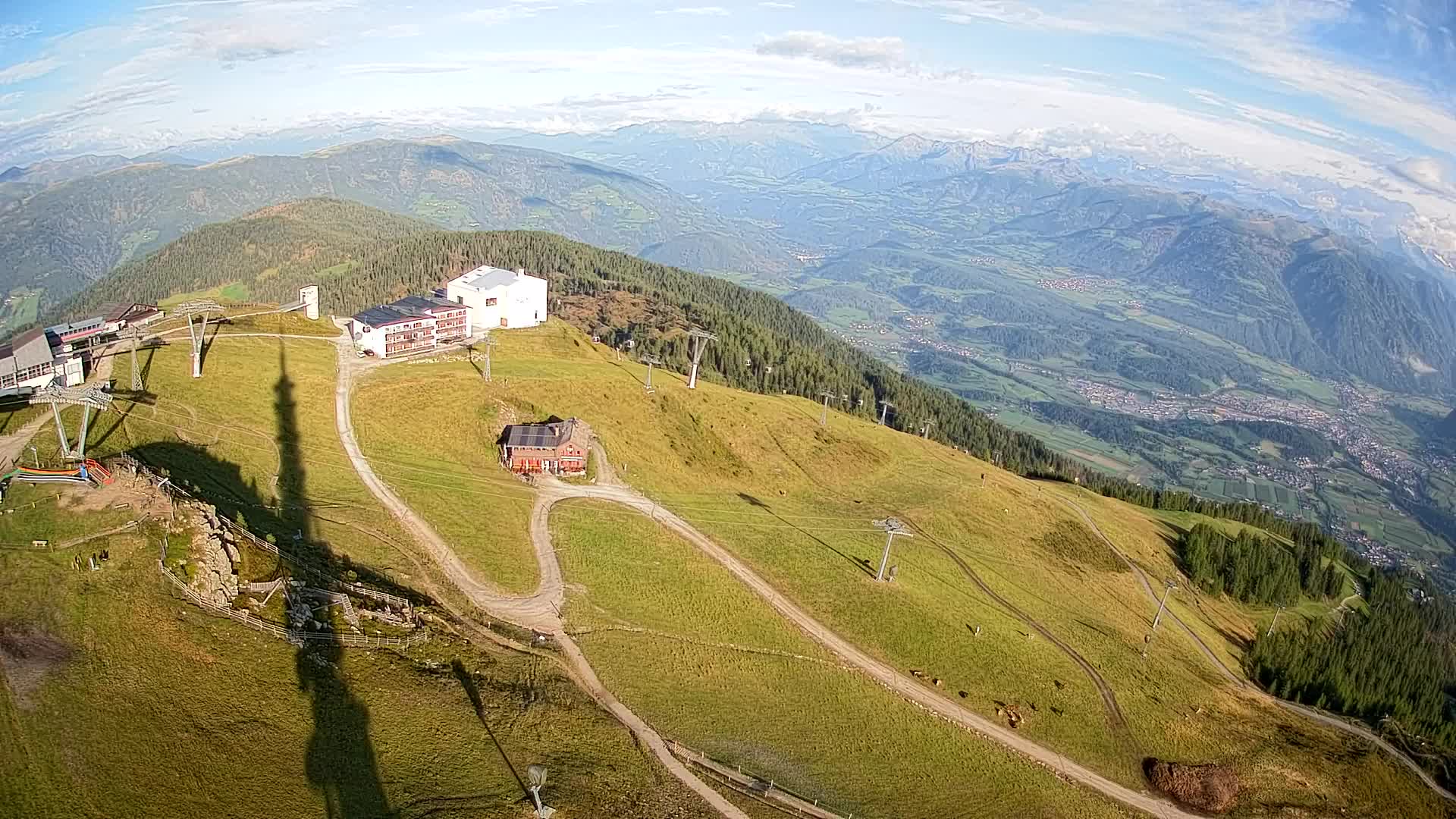 Cima estación de esquí Kronplatz | vista hacia Brunico