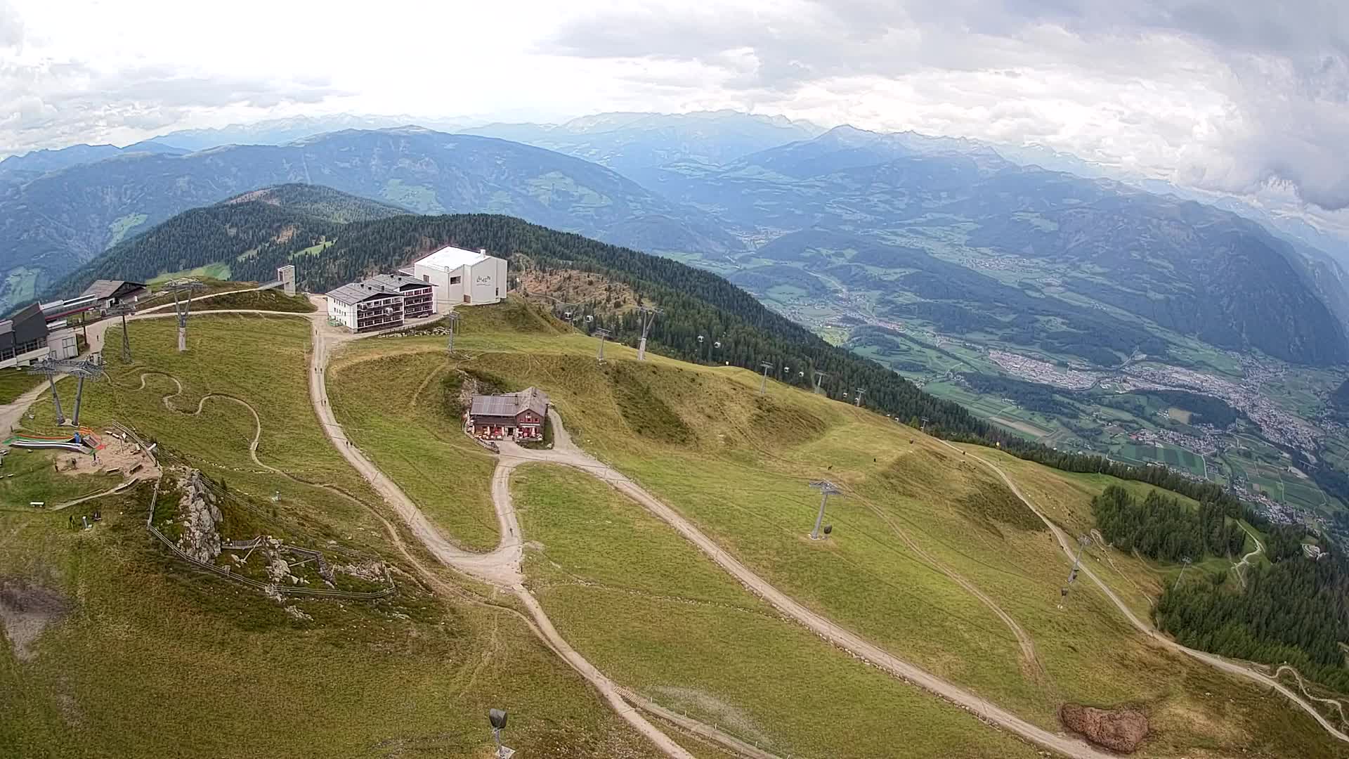 Stazione sciistica di Plan de Corones | vista su Brunico