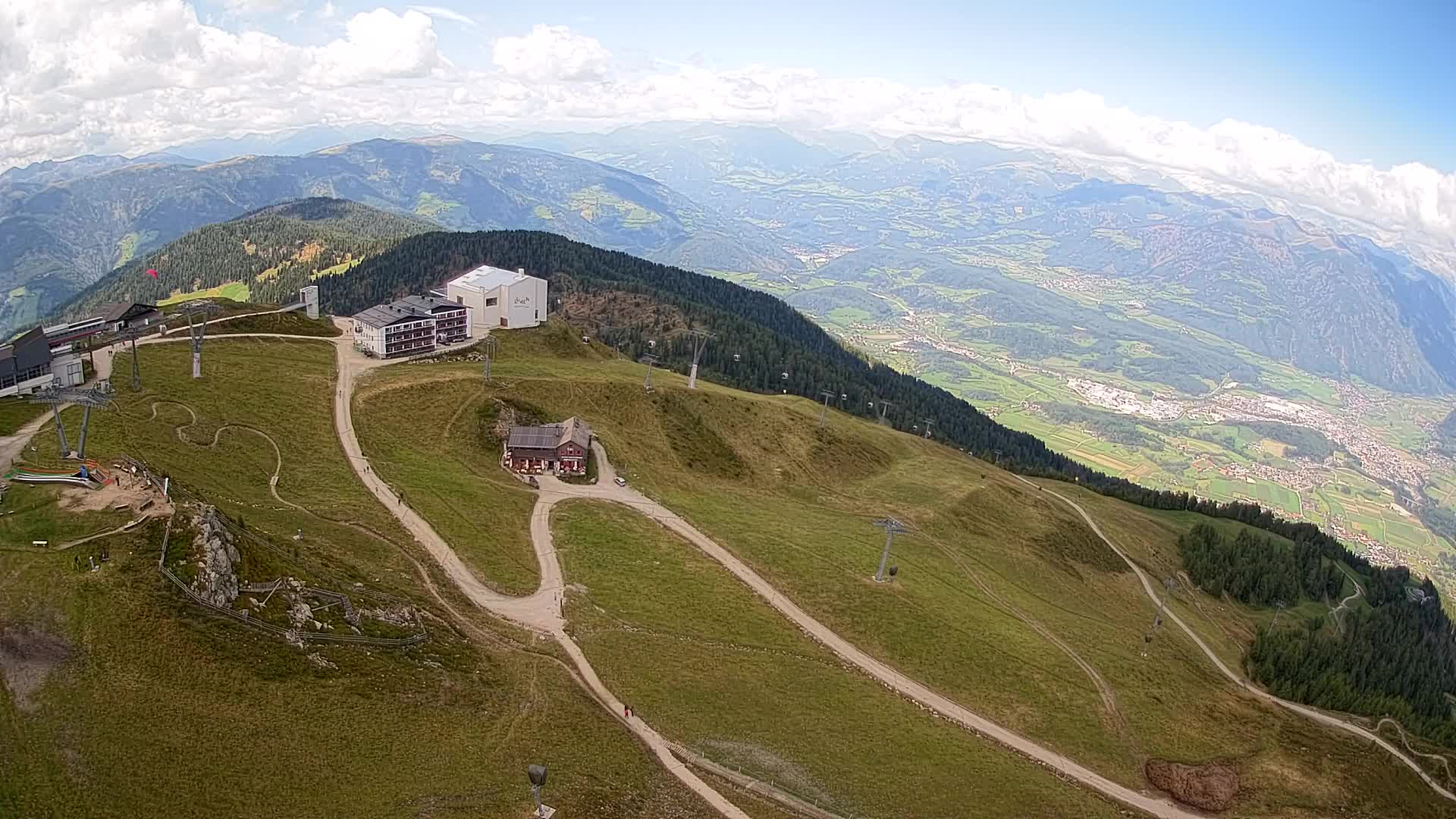 Cima estación de esquí Kronplatz | vista hacia Brunico