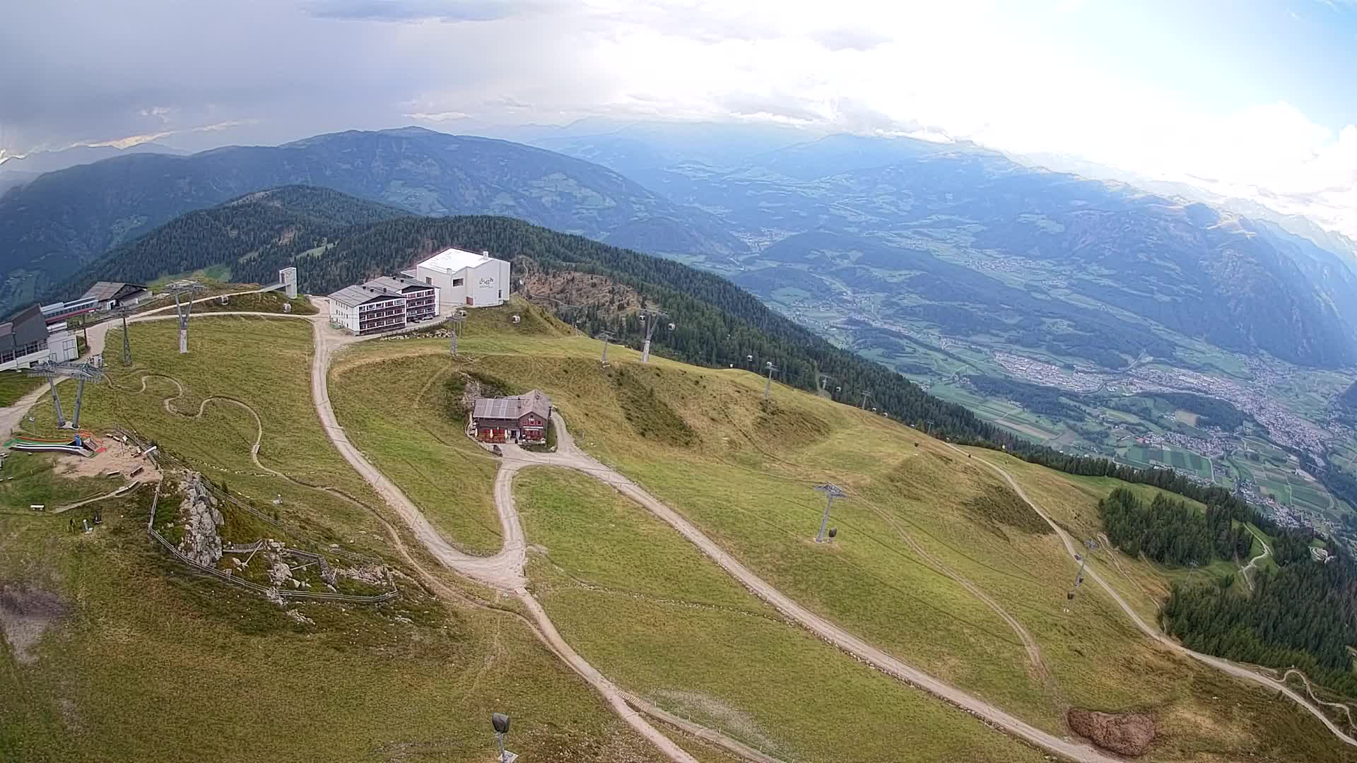 Stazione sciistica di Plan de Corones | vista su Brunico